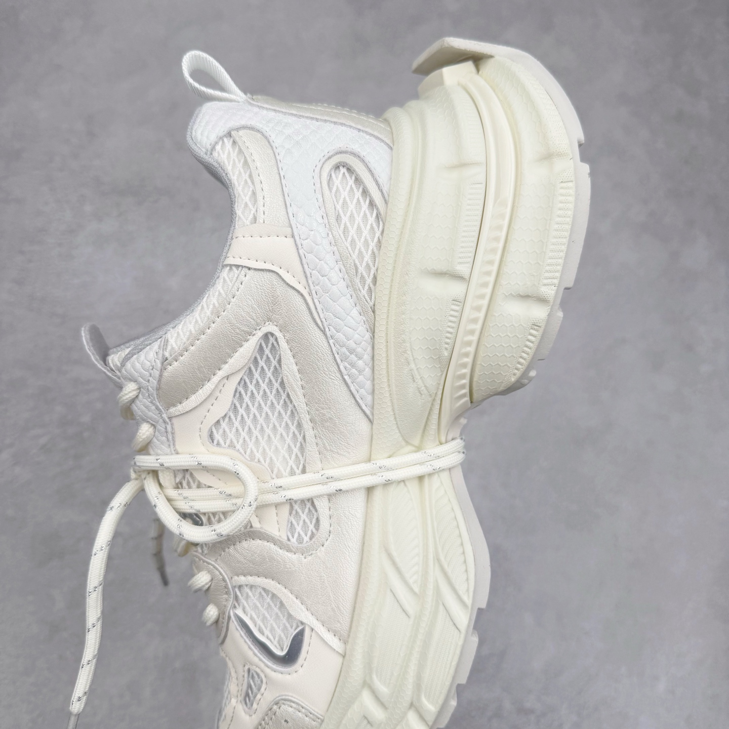 图片[7]-GG-CC Chunky Low百搭休闲运动厚底增高老爹鞋系列 广东大厂出品 完美细节 25ss春季新款厚底增高 大长腿 时髦look轻松定格 不费力展现率性氛围 高档银盒 酷帅机能风不规则设计大底 白银拼色造型设计 轻便舒适百搭 GGCC厚底增高简直就是小个子的快乐!不管怎么搭都好看~ 尺码：35 36 37 38 39 40-选品中心