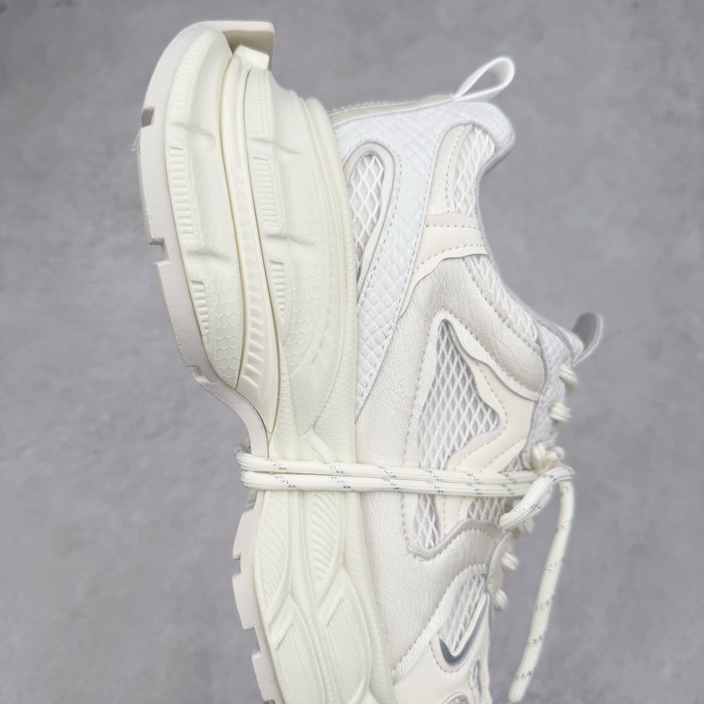 图片[6]-GG-CC Chunky Low百搭休闲运动厚底增高老爹鞋系列 广东大厂出品 完美细节 25ss春季新款厚底增高 大长腿 时髦look轻松定格 不费力展现率性氛围 高档银盒 酷帅机能风不规则设计大底 白银拼色造型设计 轻便舒适百搭 GGCC厚底增高简直就是小个子的快乐!不管怎么搭都好看~ 尺码：35 36 37 38 39 40-选品中心