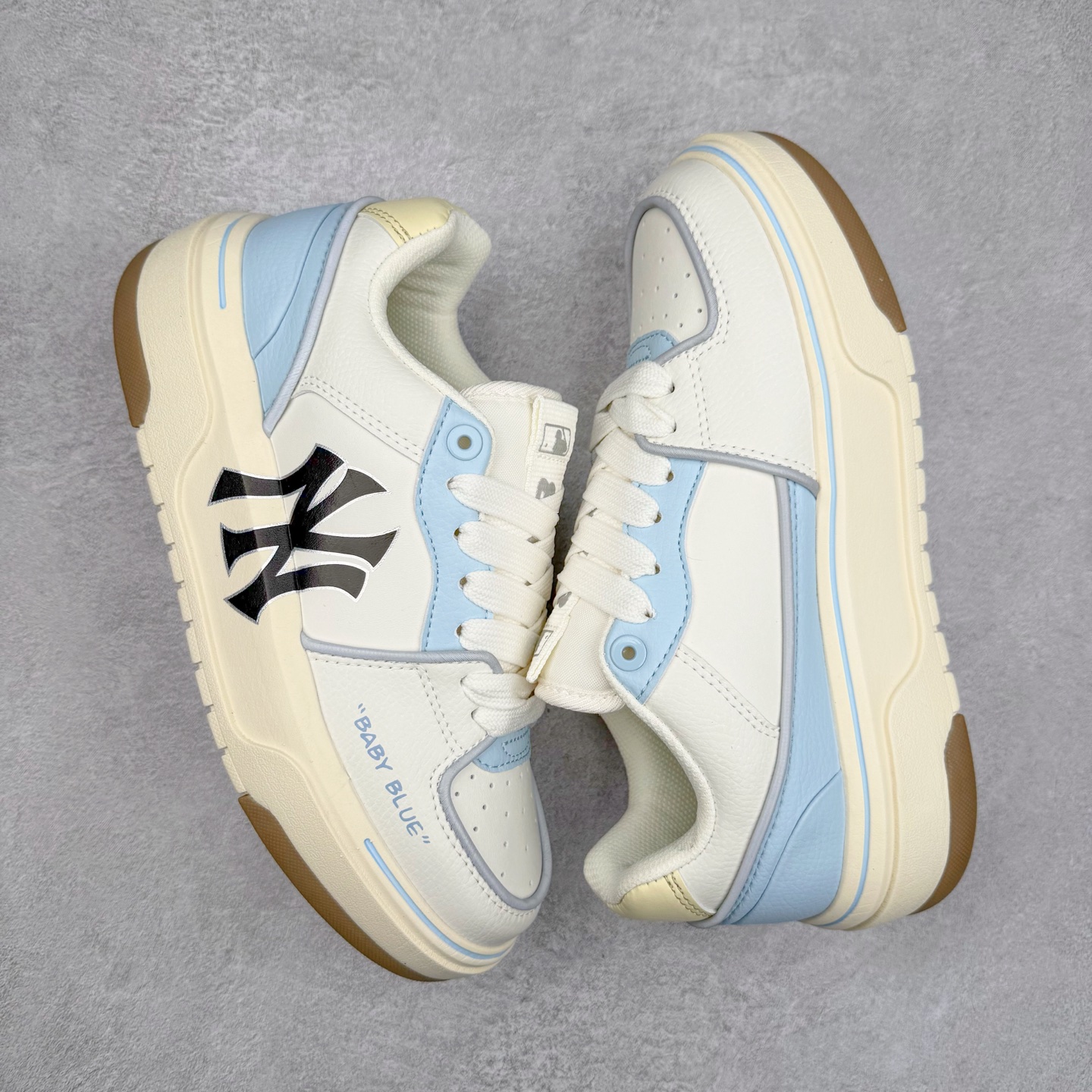 图片[3]-MLB Chunky Liner Basic 复古印花学长鞋系列低帮轻量增高厚底百搭休闲运动慢跑鞋板鞋 Korea韩国联名NY美国榄球纽约洋基队限定 韩国代购专供 全套原楦原纸板原厂数据开发 正确中底拉帮中底网布细节 平台代购专供 左脚内置芯片 韩国代购吊牌标贴 独家一比一RB+MD组合大底 高频后跟小人Logo精准对位立体饱满 正确网布加超迁鞋面 转印中底走线紧密 转印Logo工艺表层防刮不掉色 尺码：35 36 36.5 37.5 38 38.5 39 40 40.5 41 42 42.5 43 44 45-选品中心