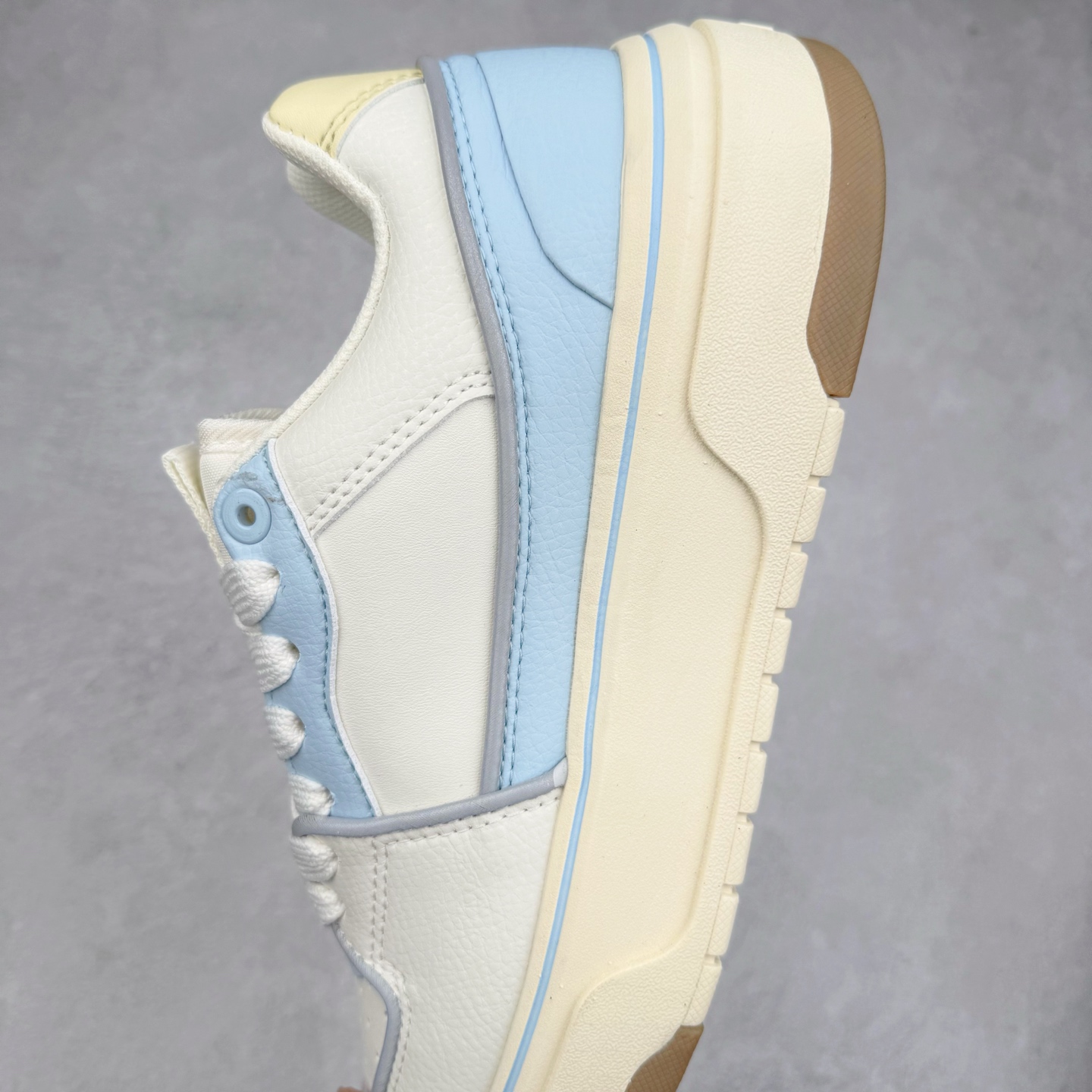 图片[7]-MLB Chunky Liner Basic 复古印花学长鞋系列低帮轻量增高厚底百搭休闲运动慢跑鞋板鞋 Korea韩国联名NY美国榄球纽约洋基队限定 韩国代购专供 全套原楦原纸板原厂数据开发 正确中底拉帮中底网布细节 平台代购专供 左脚内置芯片 韩国代购吊牌标贴 独家一比一RB+MD组合大底 高频后跟小人Logo精准对位立体饱满 正确网布加超迁鞋面 转印中底走线紧密 转印Logo工艺表层防刮不掉色 尺码：35 36 36.5 37.5 38 38.5 39 40 40.5 41 42 42.5 43 44 45-选品中心