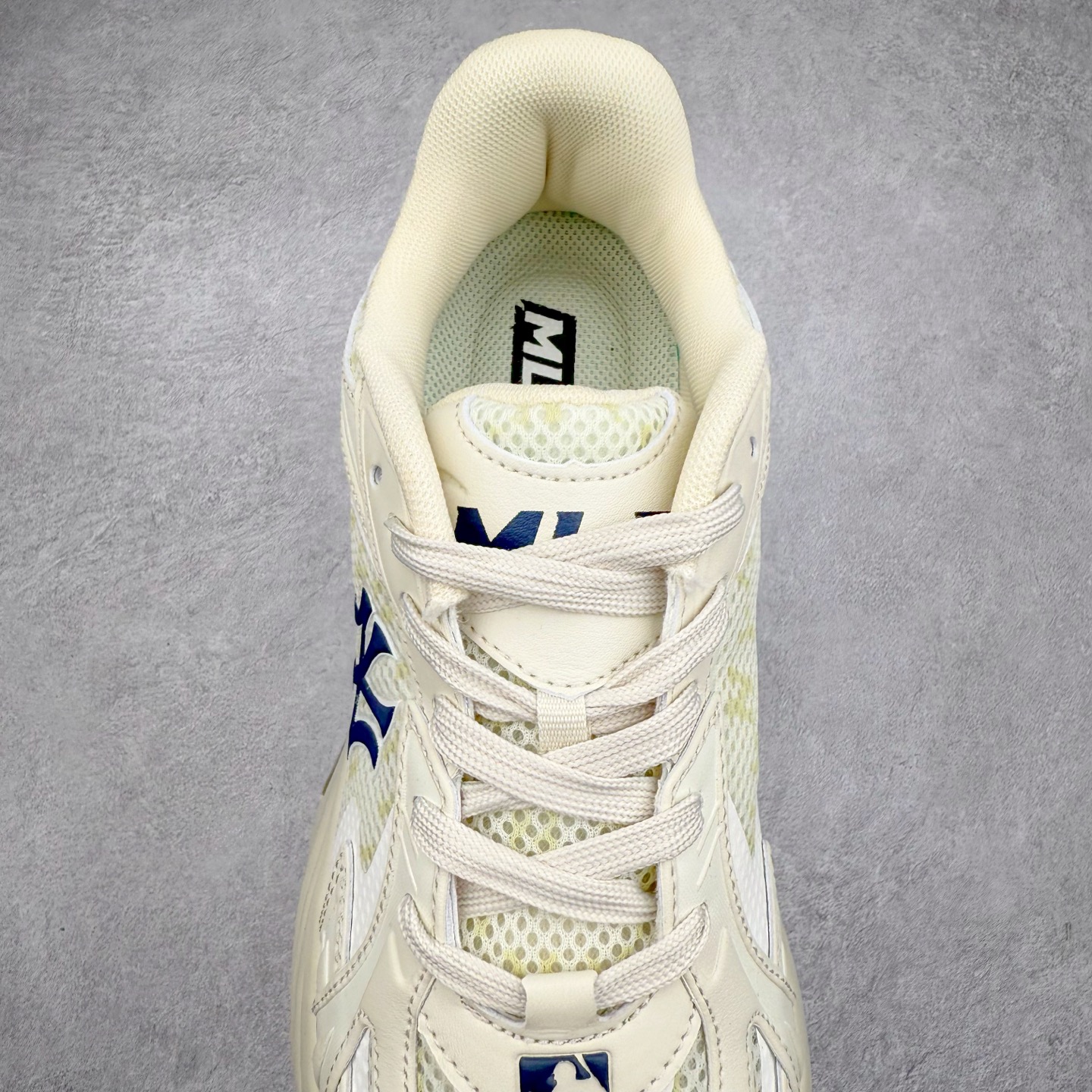 图片[5]-MLB Chunky Cargo 纽约洋基队合成革潮流时尚舒适休闲运动风厚底增高 防滑耐磨 低帮 老爹鞋 男女同款 黑色 实拍调校N版已经零色差零失真 百分百还原实物色彩所见即所得 不存在货不对板色差等低级问题 选购参考实物拍摄 不混卖不参货 只用心做好货严格选品 承诺混一赔十 尺码：36 36.5 37.5 38 38.5 39 40 40.5 41 42 42.5 43 44 44.5 45-选品中心