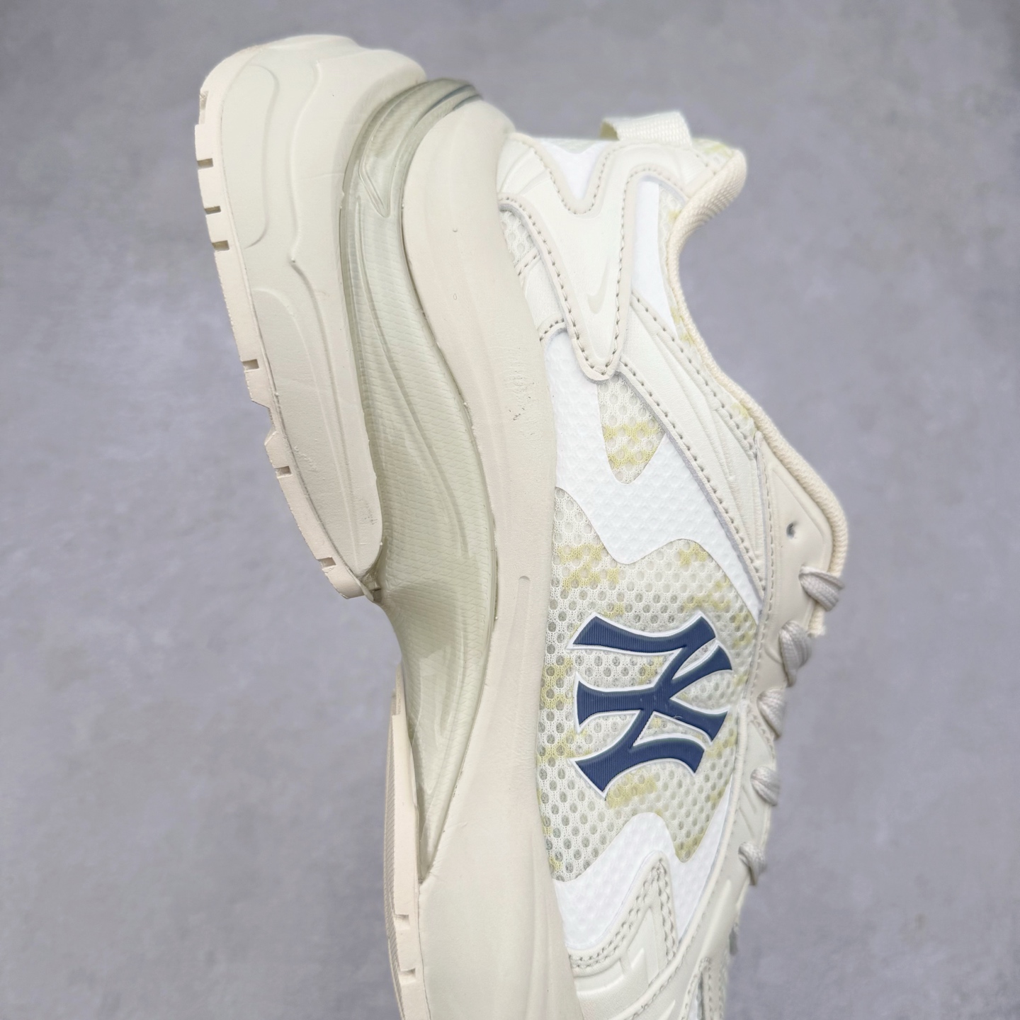 图片[6]-MLB Chunky Cargo 纽约洋基队合成革潮流时尚舒适休闲运动风厚底增高 防滑耐磨 低帮 老爹鞋 男女同款 黑色 实拍调校N版已经零色差零失真 百分百还原实物色彩所见即所得 不存在货不对板色差等低级问题 选购参考实物拍摄 不混卖不参货 只用心做好货严格选品 承诺混一赔十 尺码：36 36.5 37.5 38 38.5 39 40 40.5 41 42 42.5 43 44 44.5 45-选品中心