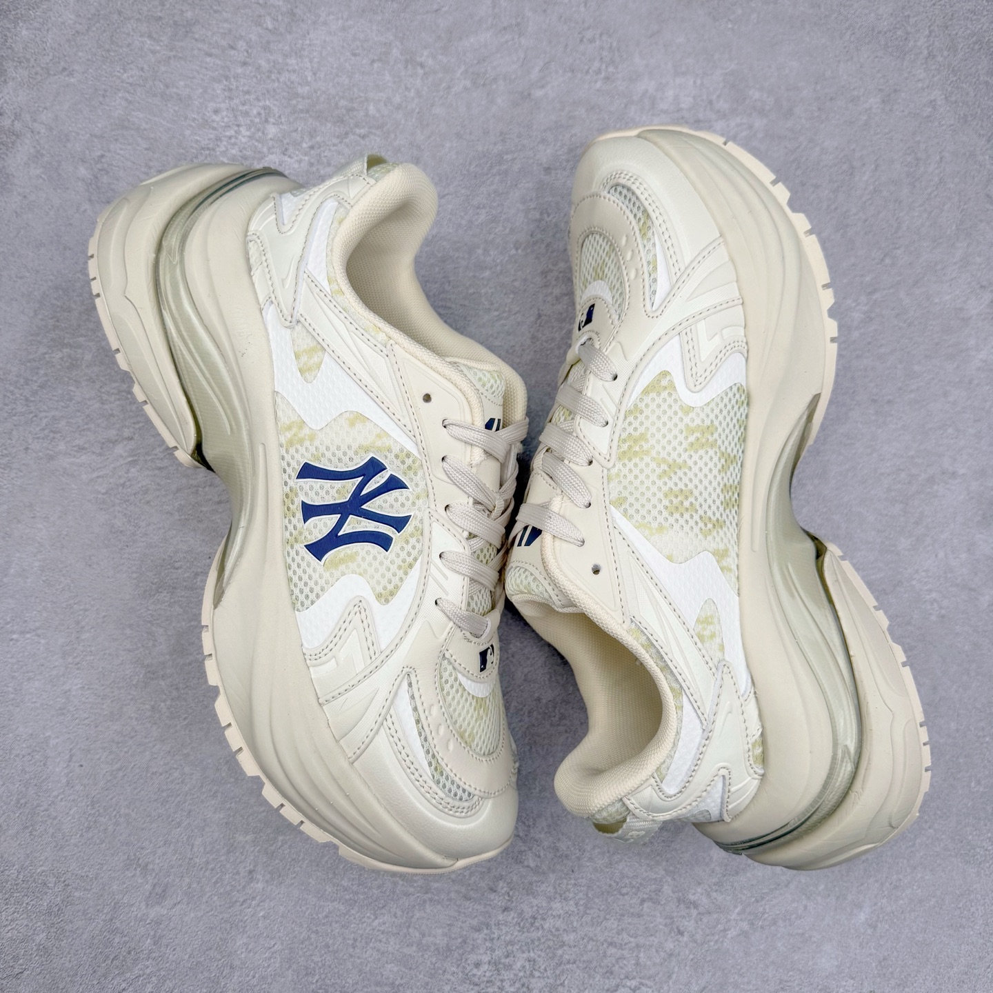 图片[3]-MLB Chunky Cargo 纽约洋基队合成革潮流时尚舒适休闲运动风厚底增高 防滑耐磨 低帮 老爹鞋 男女同款 黑色 实拍调校N版已经零色差零失真 百分百还原实物色彩所见即所得 不存在货不对板色差等低级问题 选购参考实物拍摄 不混卖不参货 只用心做好货严格选品 承诺混一赔十 尺码：36 36.5 37.5 38 38.5 39 40 40.5 41 42 42.5 43 44 44.5 45-选品中心