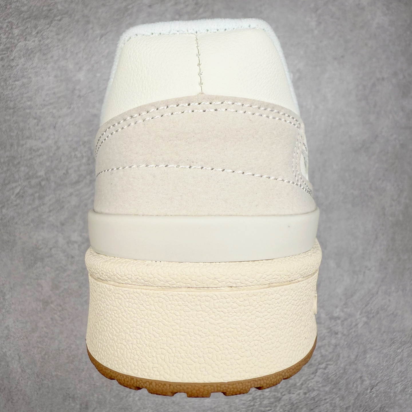 图片[8]-AD Forum 84 Low OG 低帮百搭潮流休闲运动板鞋 以复古篮球鞋的外形为基础 采用皮革拼接 简约百搭 更加贴合舒适 中底内侧网格造型起到点睛之笔 外底橡胶 更显复古 尺码：36 36.5 37.5 38 38.5 39 40 40.5 41 42 42.5 43 44 44.5 45-选品中心