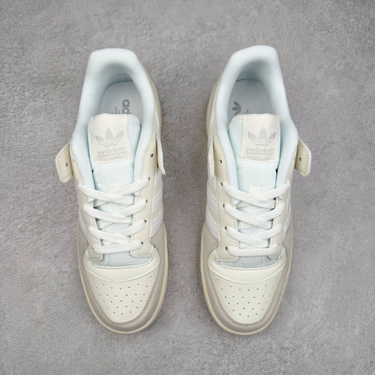 图片[2]-AD Forum 84 Low OG 低帮百搭潮流休闲运动板鞋 以复古篮球鞋的外形为基础 采用皮革拼接 简约百搭 更加贴合舒适 中底内侧网格造型起到点睛之笔 外底橡胶 更显复古 尺码：36 36.5 37.5 38 38.5 39 40 40.5 41 42 42.5 43 44 44.5 45-选品中心