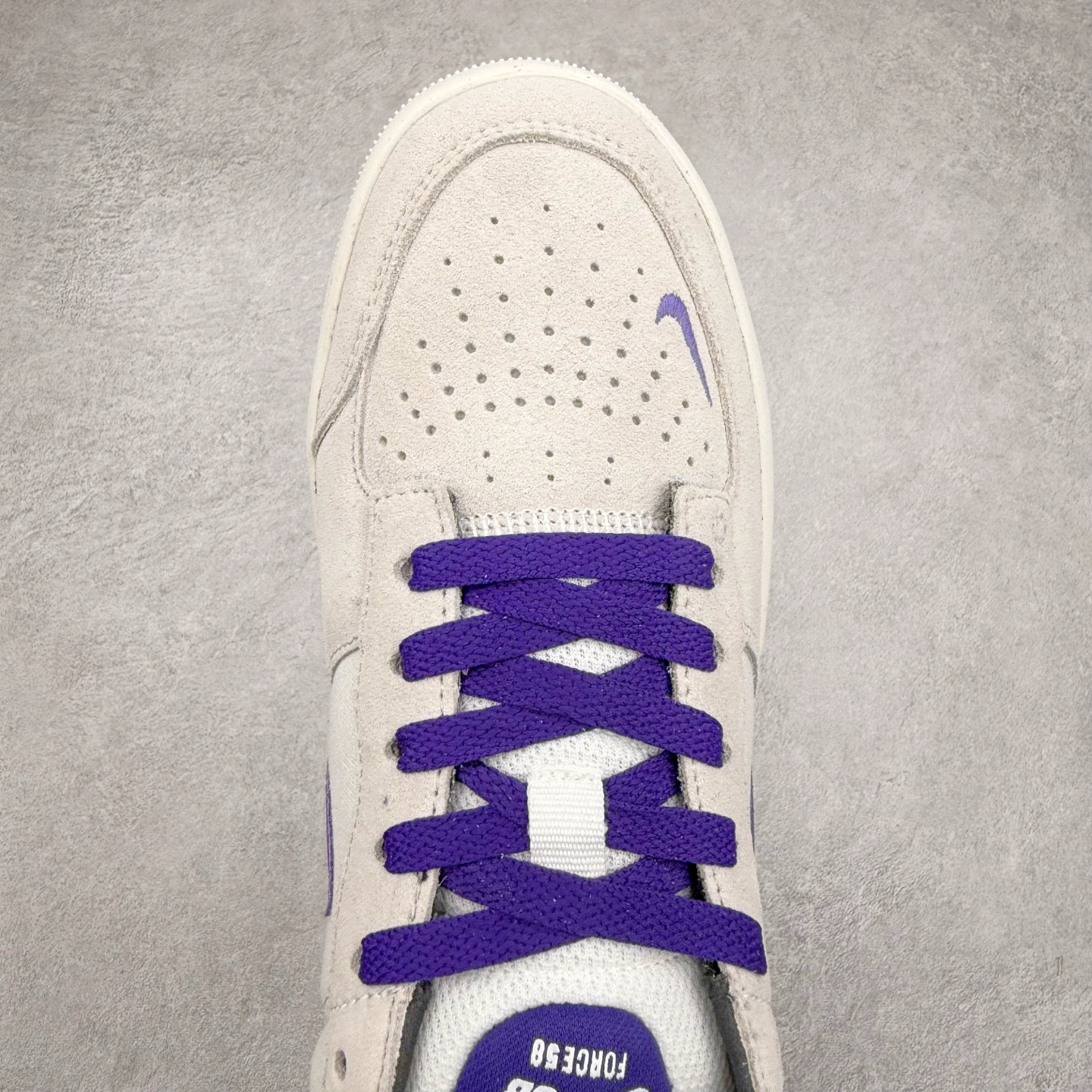 图片[4]-NK SB Force 58 空军58系列低帮休闲运动滑板板鞋 DV5477-006 鞋面由帆布和麂皮拼接 层次感丰富 搭配硫化外底 耐磨耐穿 鞋舌及中底后跟处饰有SB Logo 表明鞋款身份 采用包边设计 经久耐穿 硫化结构则有效提升灵活性 穿上这款全新推出的创意力作 助你耀动街头 尺码：36 36.5 37.5 38 38.5 39 40 40.5 41 42 42.5 43 44 45-选品中心