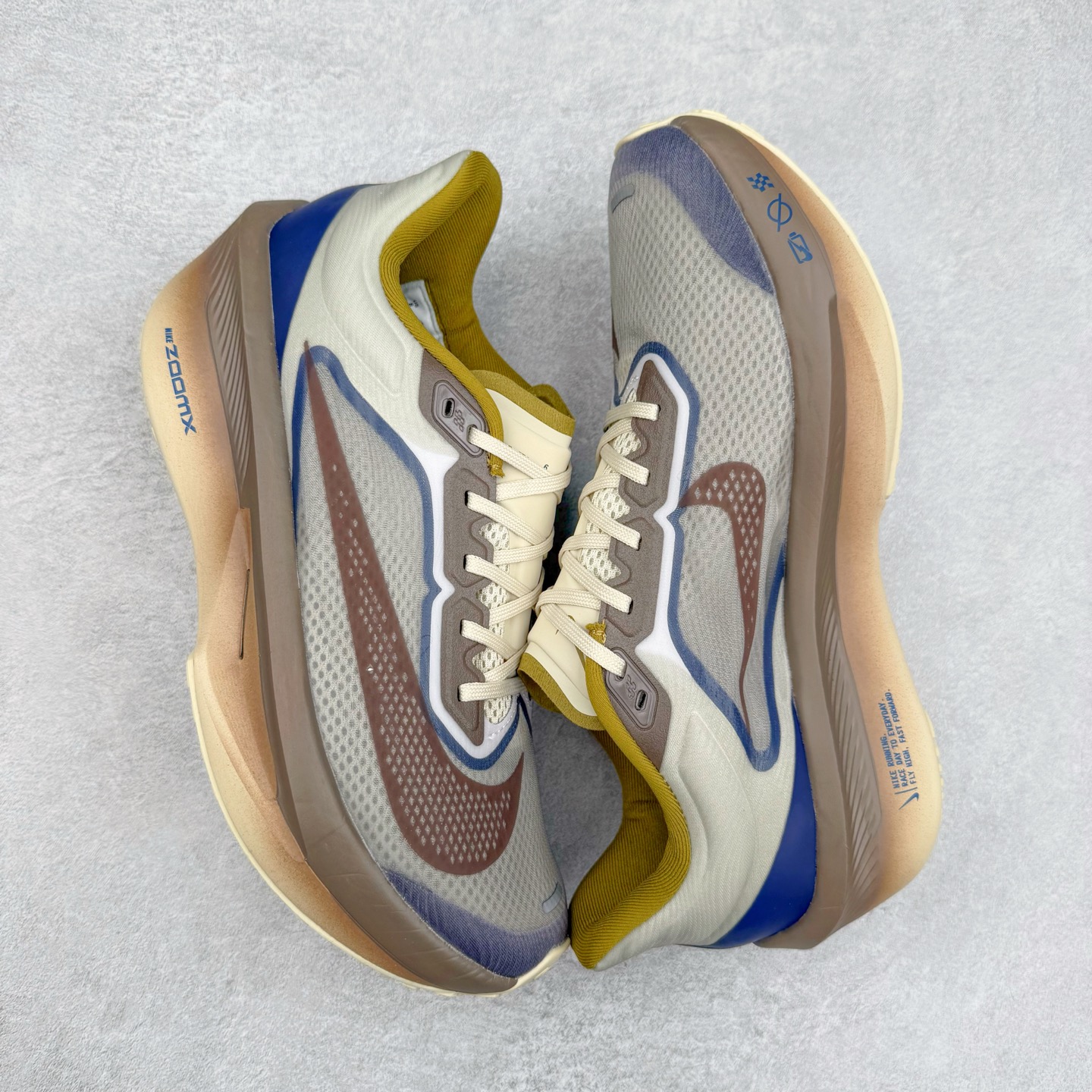 图片[3]-NK ZoomX Invincible Run Flyknit 6 轻量跑鞋 飞织低帮休闲运动慢跑鞋 厚底增高 老爹鞋 此鞋专为短跑运动员而生 是为 5 至 10 公里距离的赛事和训练打造 整体设计采用流线型的轻质工程网眼材质构成鞋面 并与其他 Running 旗舰鞋款同样搭载全脚掌 ZoomX 缓冲中底 搭配 Pebax 物料与橡胶外底 ZoomX StreakFly 首发配色以Prototype呈现 其灵感是来自开发期间的磨损测试 透过编号的标记与内侧的预期跑步距离突出研发过程 货号： HV4366-072 尺码：36 36.5 37.5 38 38.5 39 40 40.5 41 42 42.5 43 44 45-选品中心