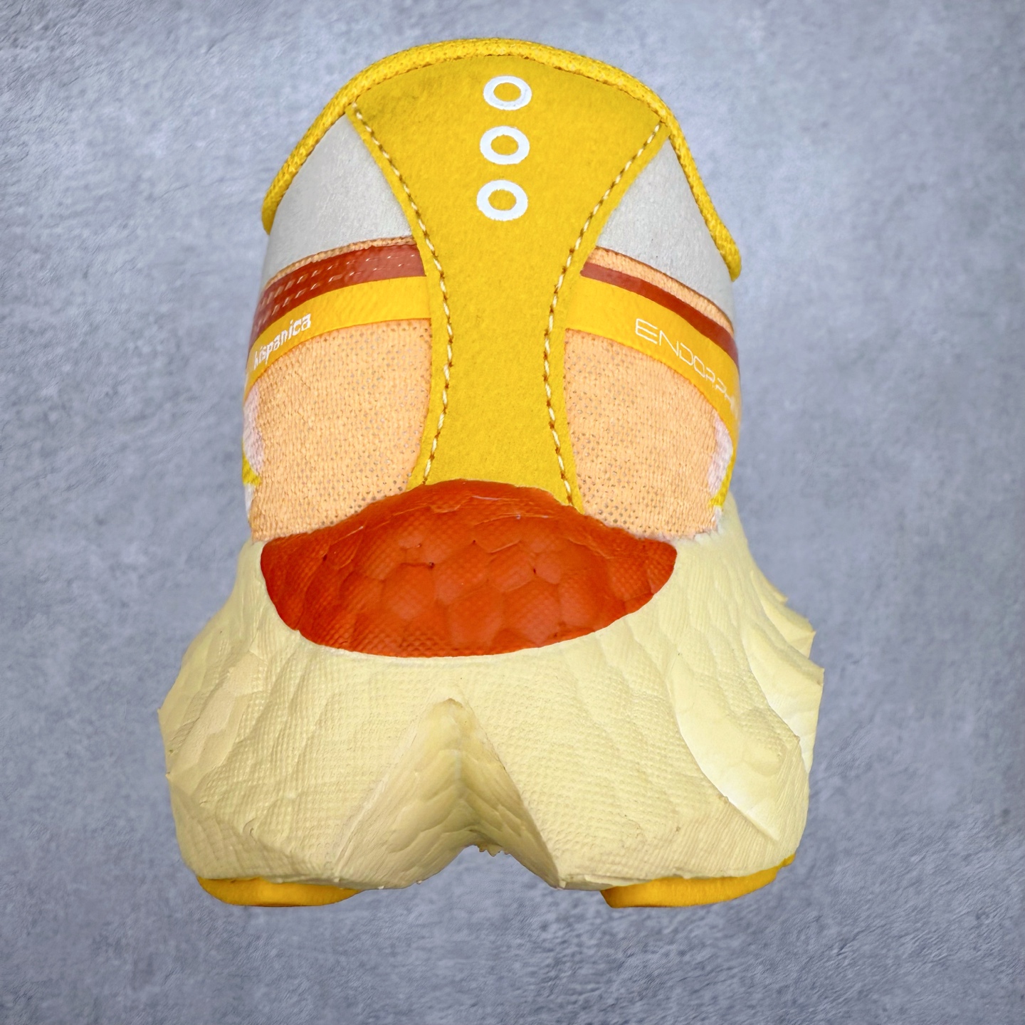 图片[8]-Saucony 索康尼ENDORPHIN Pro 啡速4 男女马拉松运动跑鞋 性能相比前几代再升级：鞋面采用全新升级的工学网设计 贴合脚部更透气 中底部分使用最新的PWRRUN+材质 搭配PWRRUN+鞋垫使中底的大幅加厚 10mm坡差进一步提供缓震、回弹性能 内底则采用了FORMFIT动态适应系统 动态契合脚型 提升包裹性和舒适性 提供更卓越的动态回馈体验 XT-900橡胶大底 可提供良好的抓地力和较强抗磨性能 尺码：36 36.5 37.5 38 38.5 39 40 40.5 41 42 42.5 43 44 44.5 45-选品中心