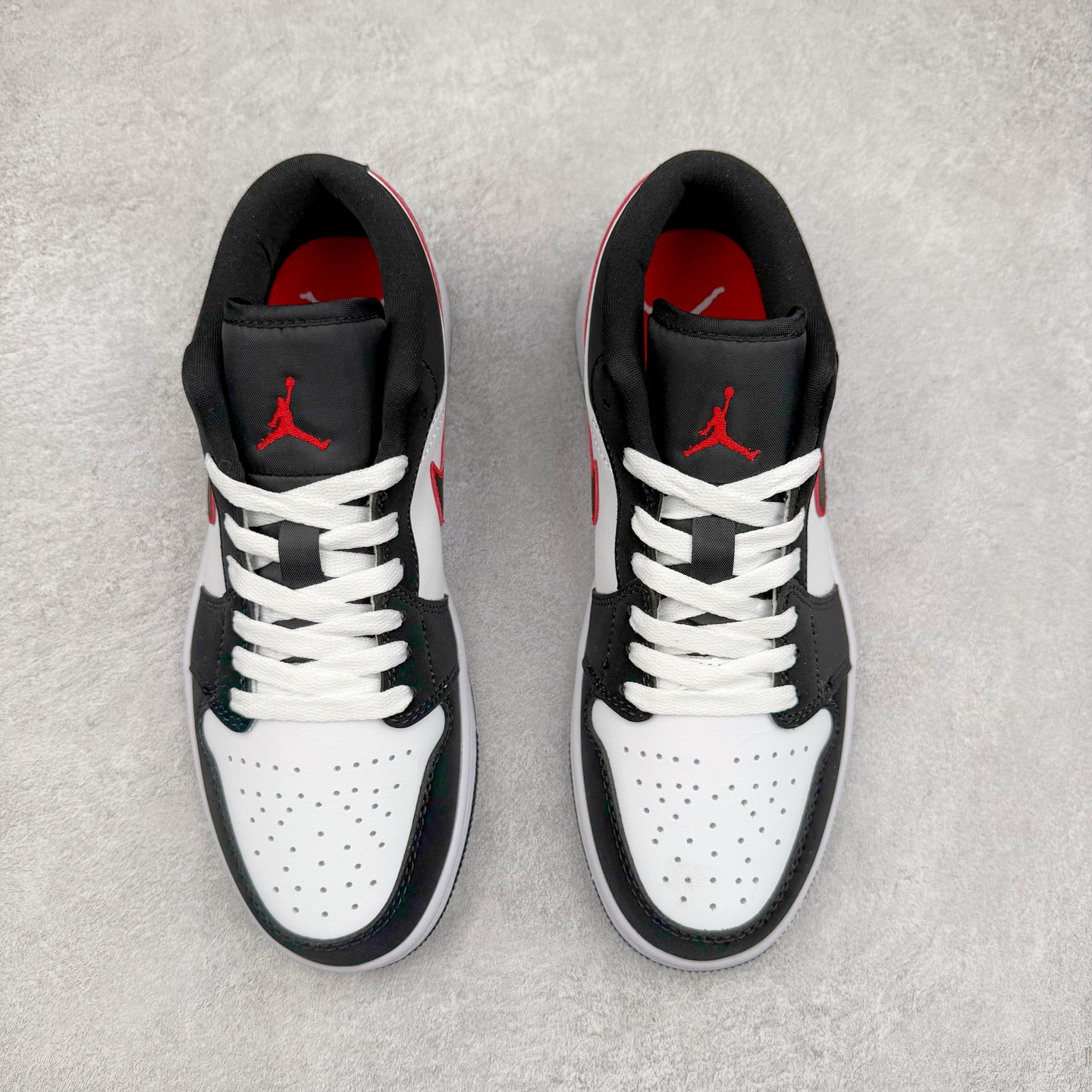 图片[2]-＃福利特价 Air Jordan AJ1 Low 低帮系列 百分百全新货品 零氧化发霉 给足利润空间操作 超乎所想的高性价比 原装楦头纸板开发 完美鞋型 超高清洁度 鞋型不臃肿别扭 原厂内置全掌气垫 A模大底 鞋舌AJ原厂专用牛津布 AJ专用反口珍珠布 原厂无杂质高弹内里海棉 特殊封边弹力鞋带 原鞋开模 拒绝公底 购置公司同步原材料 都有细节原汁原味 忠于原版 尺码：36 36.5 37.5 38 38.5 39 40 40.5 41 42 42.5 43 44 44.5 45 46-选品中心