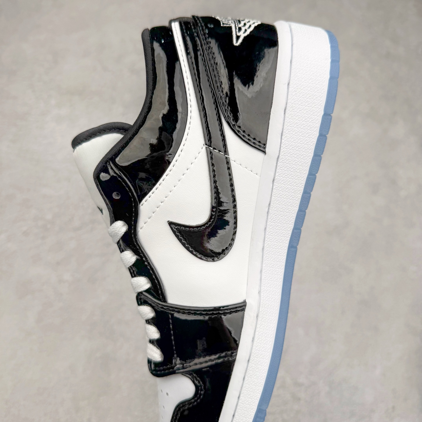 图片[7]-＃福利特价 Air Jordan AJ1 Low 低帮系列 百分百全新货品 零氧化发霉 给足利润空间操作 超乎所想的高性价比 原装楦头纸板开发 完美鞋型 超高清洁度 鞋型不臃肿别扭 原厂内置全掌气垫 A模大底 鞋舌AJ原厂专用牛津布 AJ专用反口珍珠布 原厂无杂质高弹内里海棉 特殊封边弹力鞋带 原鞋开模 拒绝公底 购置公司同步原材料 都有细节原汁原味 忠于原版 尺码：36 36.5 37.5 38 38.5 39 40 40.5 41 42 42.5 43 44 44.5 45 46-选品中心