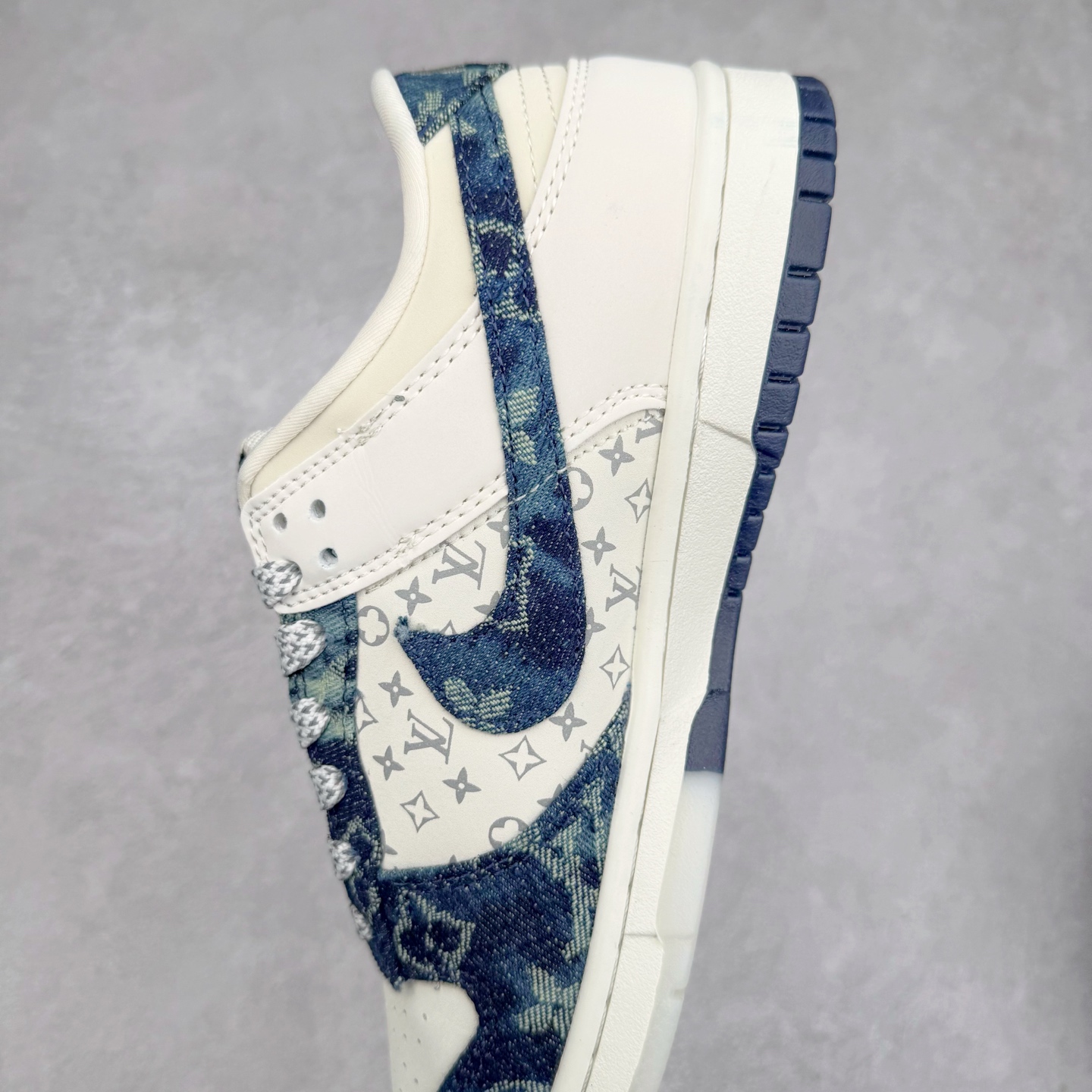 图片[7]-NK Dunk Low 定制配色 CH8311-288 大厂出品 极力推荐 原装头层材料 独家版型蒸餾加工帶來的是更好的视觉和脚感体验大厂纯原品质出货 清洁度 电绣工艺 皮料切割干净无任何毛边 细节完美 实拍调校N版已经零色差零失真 百分百还原实物色彩所见即所得 不存在货不对板色差等低级问题 选购参考实物拍摄 不混卖不参货 只用心做好货严格选品 承诺混一赔十 尺码：36 36.5 37.5 38 38.5 39 40 40.5 41 42 42.5 43 44 44.5 45-选品中心