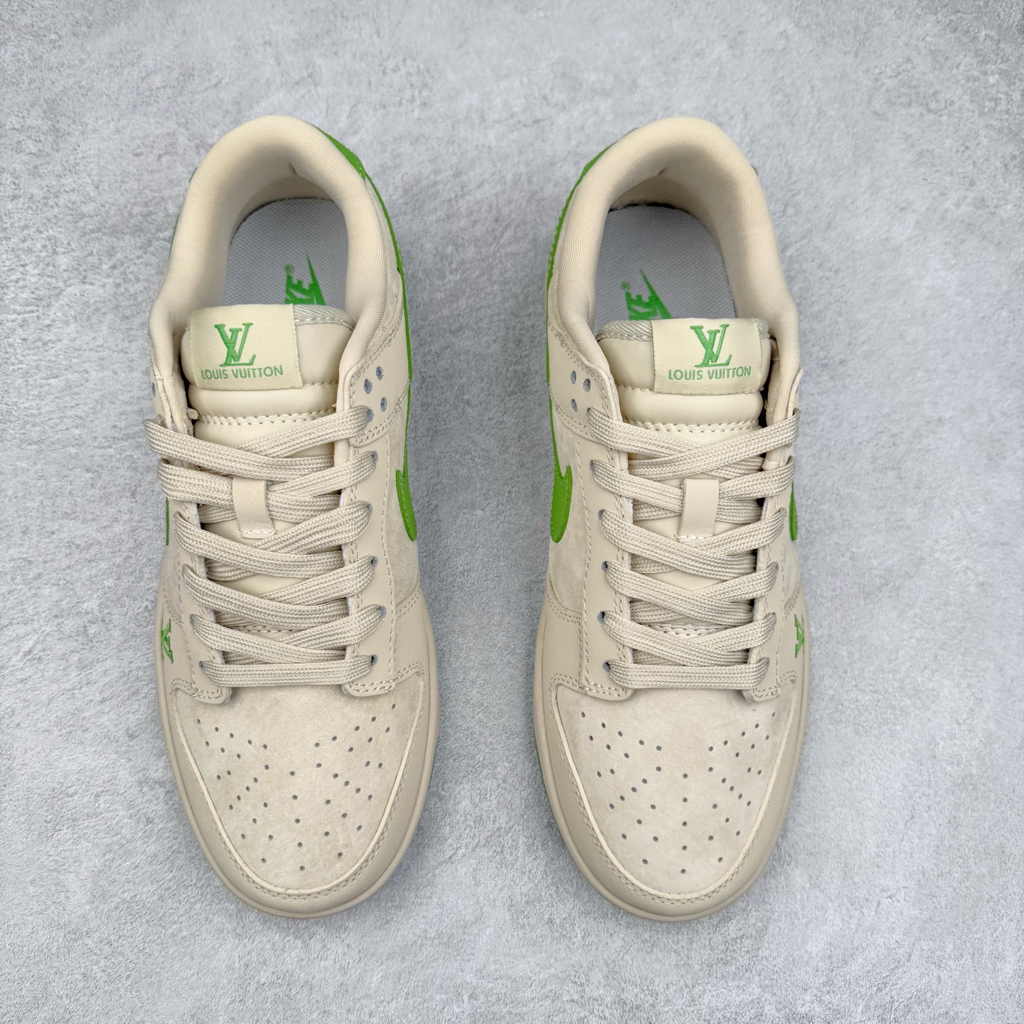 图片[2]-NK Dunk Low 定制配色 XB3802-345 大厂出品 极力推荐 原装头层材料 独家版型蒸餾加工帶來的是更好的视觉和脚感体验大厂纯原品质出货 清洁度 电绣工艺 皮料切割干净无任何毛边 细节完美 实拍调校N版已经零色差零失真 百分百还原实物色彩所见即所得 不存在货不对板色差等低级问题 选购参考实物拍摄 不混卖不参货 只用心做好货严格选品 承诺混一赔十 尺码：36 36.5 37.5 38 38.5 39 40 40.5 41 42 42.5 43 44 44.5 45-选品中心