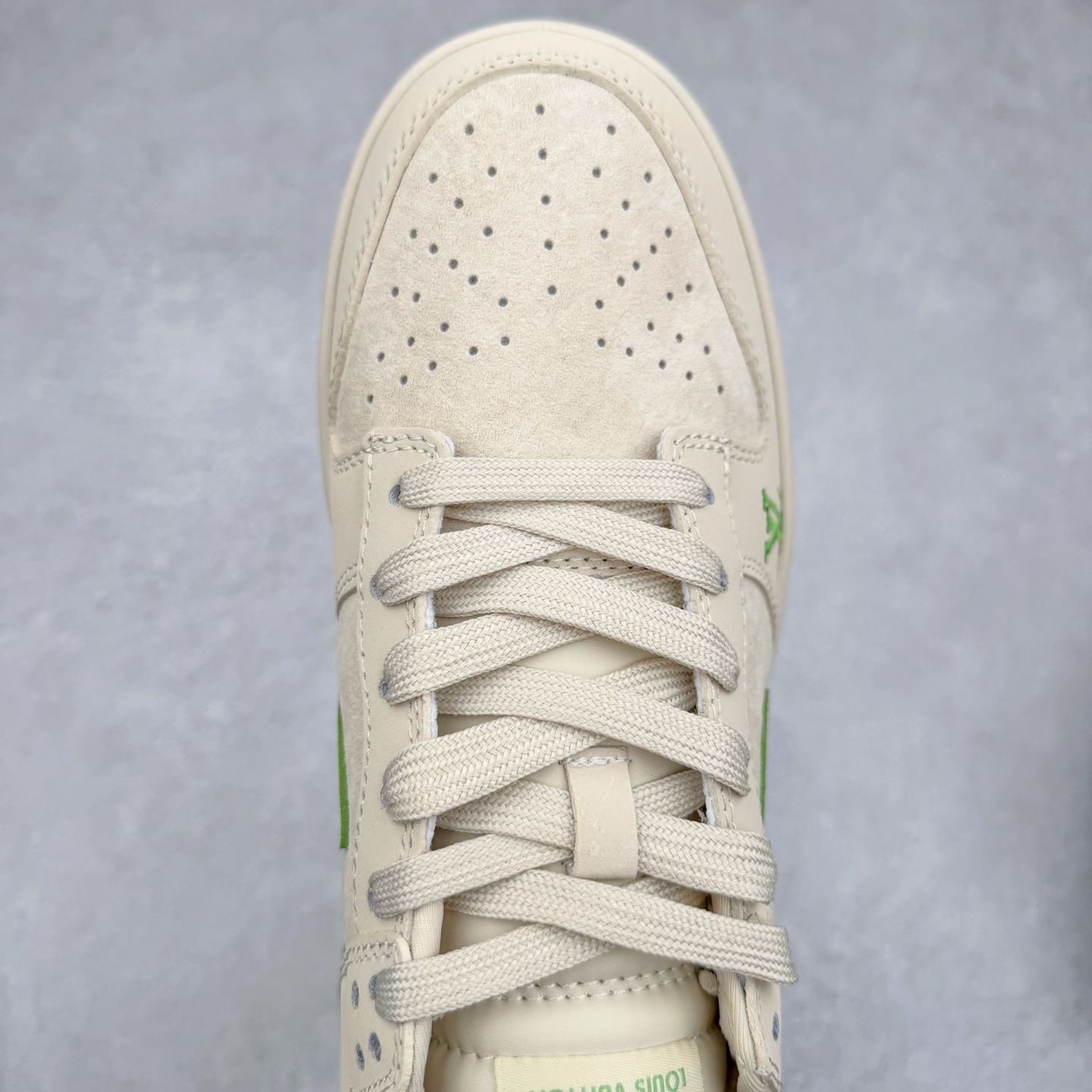 图片[4]-NK Dunk Low 定制配色 XB3802-345 大厂出品 极力推荐 原装头层材料 独家版型蒸餾加工帶來的是更好的视觉和脚感体验大厂纯原品质出货 清洁度 电绣工艺 皮料切割干净无任何毛边 细节完美 实拍调校N版已经零色差零失真 百分百还原实物色彩所见即所得 不存在货不对板色差等低级问题 选购参考实物拍摄 不混卖不参货 只用心做好货严格选品 承诺混一赔十 尺码：36 36.5 37.5 38 38.5 39 40 40.5 41 42 42.5 43 44 44.5 45-选品中心