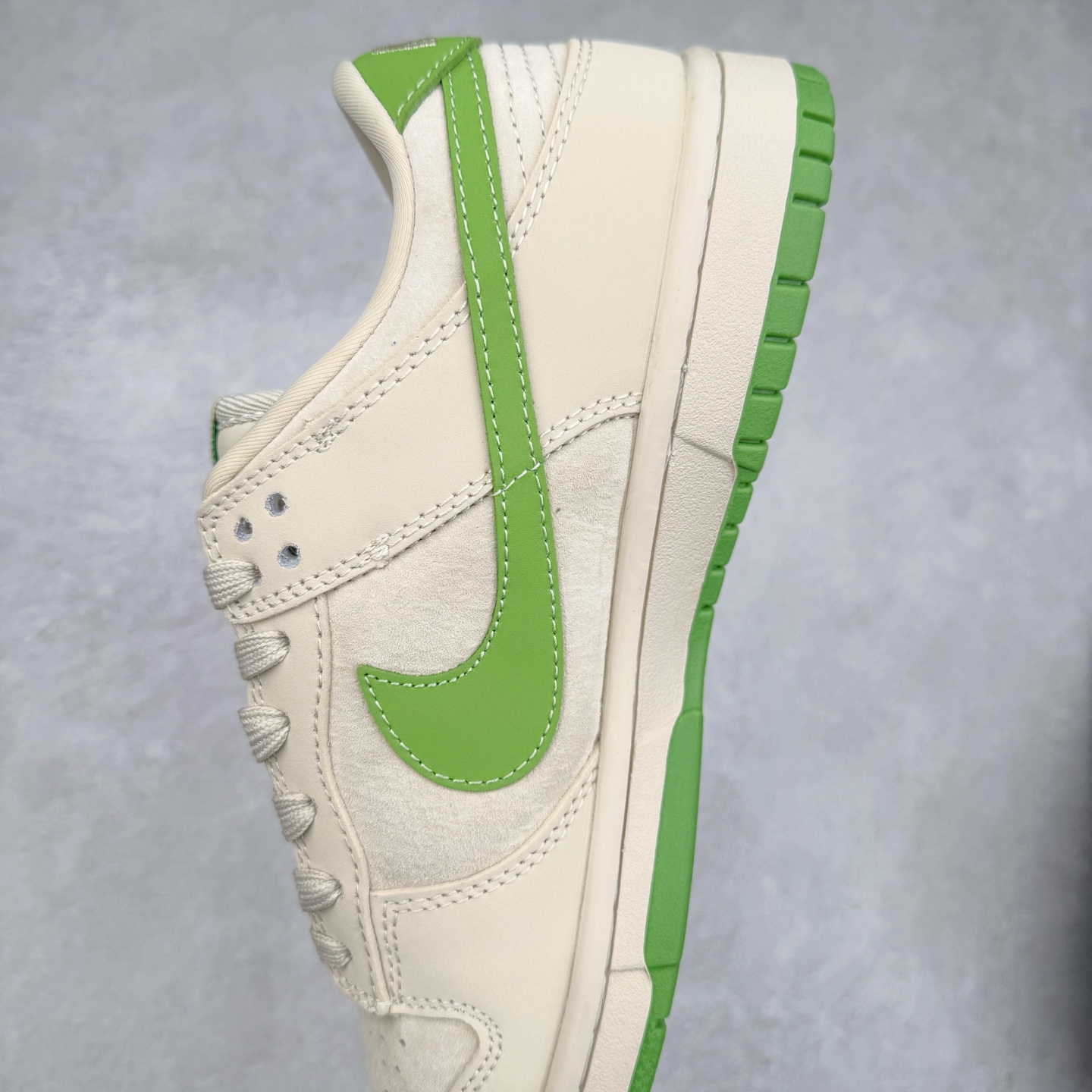 图片[7]-NK Dunk Low 定制配色 XB3802-345 大厂出品 极力推荐 原装头层材料 独家版型蒸餾加工帶來的是更好的视觉和脚感体验大厂纯原品质出货 清洁度 电绣工艺 皮料切割干净无任何毛边 细节完美 实拍调校N版已经零色差零失真 百分百还原实物色彩所见即所得 不存在货不对板色差等低级问题 选购参考实物拍摄 不混卖不参货 只用心做好货严格选品 承诺混一赔十 尺码：36 36.5 37.5 38 38.5 39 40 40.5 41 42 42.5 43 44 44.5 45-选品中心