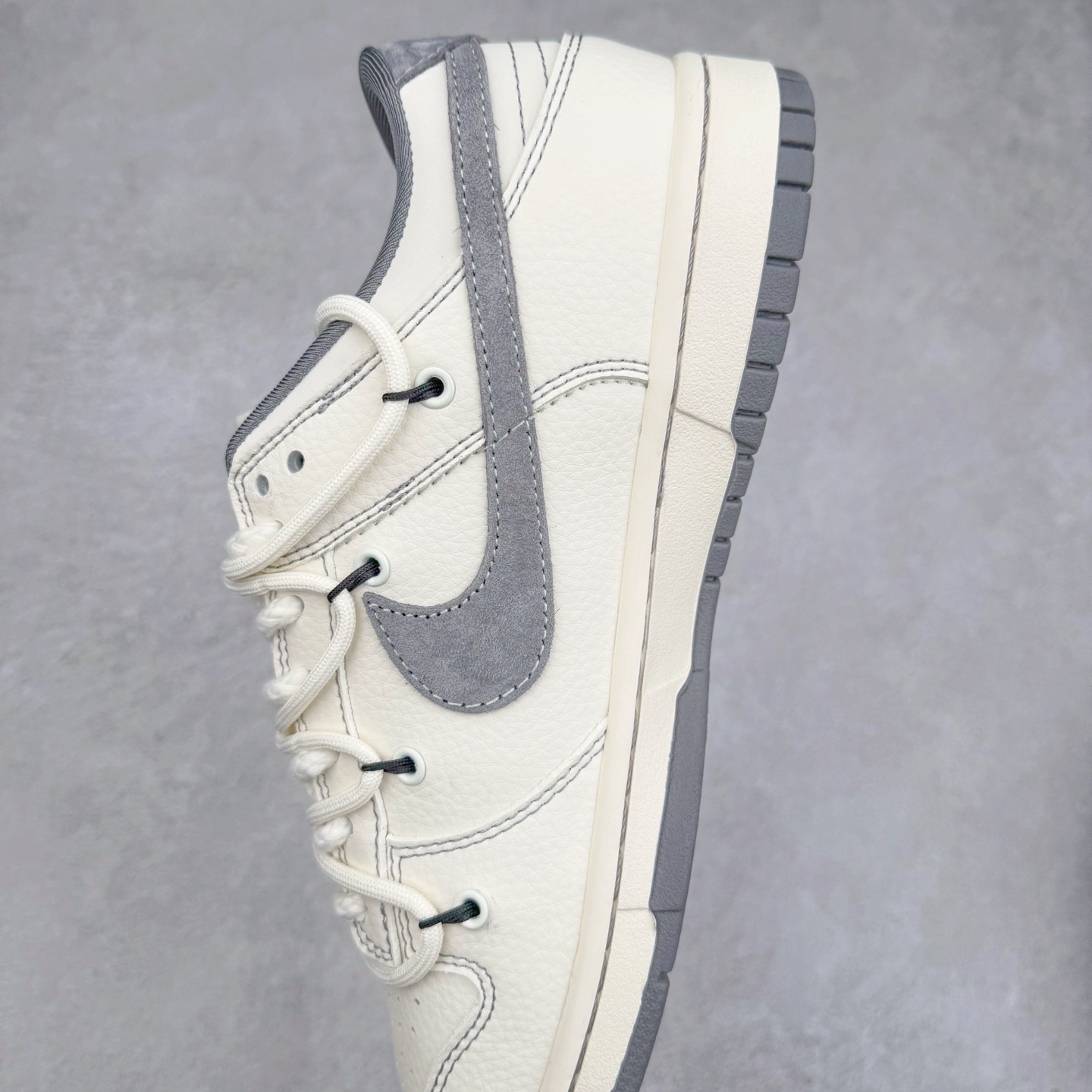 图片[7]-NK Dunk Low 定制配色 BB8675-109 大厂出品 极力推荐 原装头层材料 独家版型蒸餾加工帶來的是更好的视觉和脚感体验大厂纯原品质出货 清洁度 电绣工艺 皮料切割干净无任何毛边 细节完美 实拍调校N版已经零色差零失真 百分百还原实物色彩所见即所得 不存在货不对板色差等低级问题 选购参考实物拍摄 不混卖不参货 只用心做好货严格选品 承诺混一赔十 尺码：36 36.5 37.5 38 38.5 39 40 40.5 41 42 42.5 43 44 44.5 45-选品中心