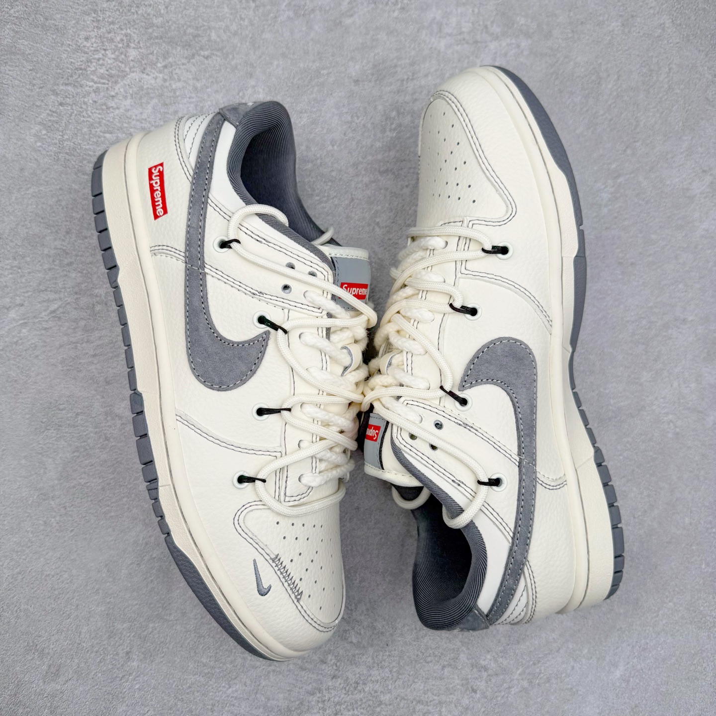 图片[3]-NK Dunk Low 定制配色 BB8675-109 大厂出品 极力推荐 原装头层材料 独家版型蒸餾加工帶來的是更好的视觉和脚感体验大厂纯原品质出货 清洁度 电绣工艺 皮料切割干净无任何毛边 细节完美 实拍调校N版已经零色差零失真 百分百还原实物色彩所见即所得 不存在货不对板色差等低级问题 选购参考实物拍摄 不混卖不参货 只用心做好货严格选品 承诺混一赔十 尺码：36 36.5 37.5 38 38.5 39 40 40.5 41 42 42.5 43 44 44.5 45-选品中心