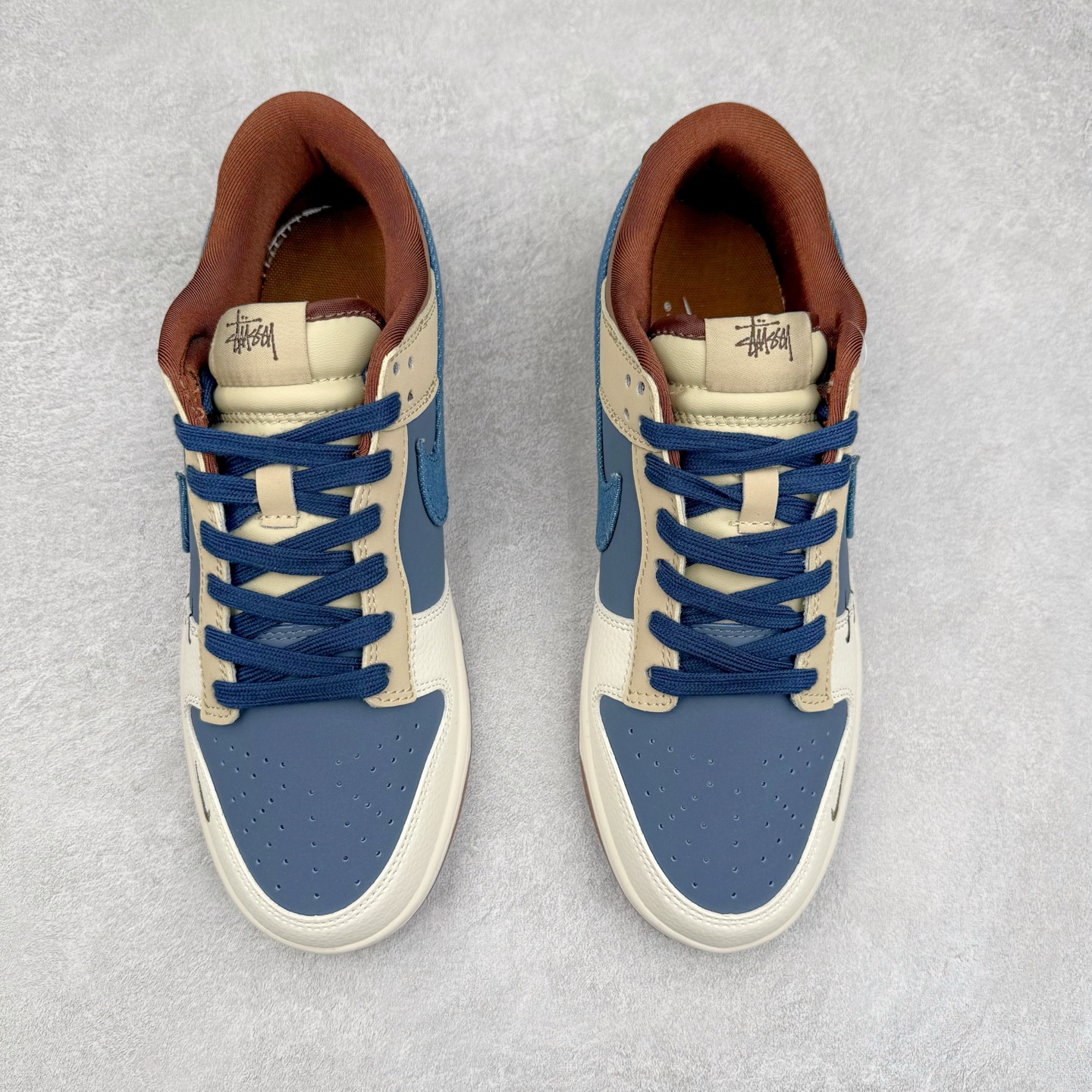 图片[2]-NK Dunk Low 定制配色 XD1588-209 大厂出品 极力推荐 原装头层材料 独家版型蒸餾加工帶來的是更好的视觉和脚感体验大厂纯原品质出货 清洁度 电绣工艺 皮料切割干净无任何毛边 细节完美 实拍调校N版已经零色差零失真 百分百还原实物色彩所见即所得 不存在货不对板色差等低级问题 选购参考实物拍摄 不混卖不参货 只用心做好货严格选品 承诺混一赔十 尺码：36 36.5 37.5 38 38.5 39 40 40.5 41 42 42.5 43 44 44.5 45-选品中心