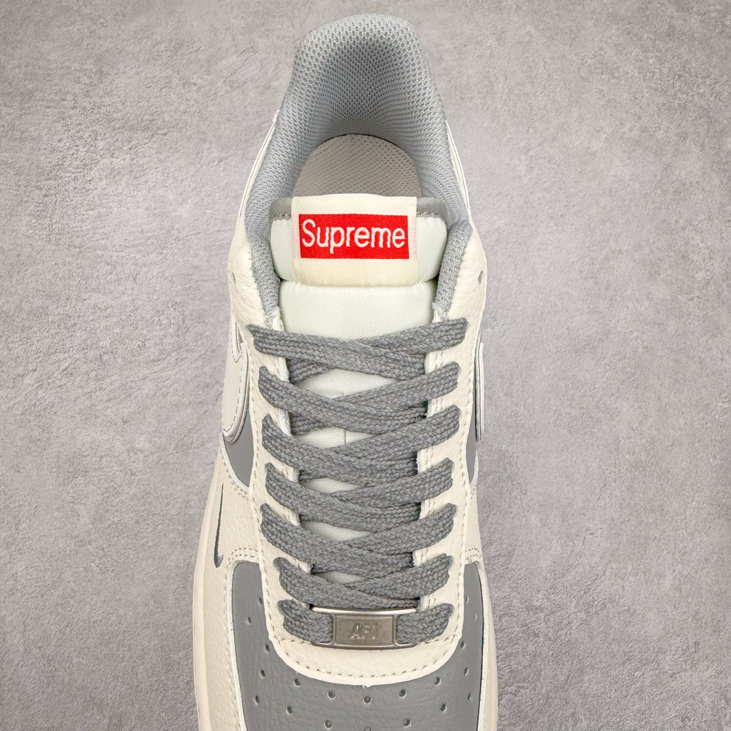 图片[5]-NK Air Force 1´07 Low 空军一号低帮百搭休闲运动板鞋 HH7518-058 柔软、弹性十足的缓震性能和出色的中底设计 横跨复古与现代的外型结合 造就出风靡全球 三十多年的Force 1 直到今天还深受青睐 实拍调校N版已经零色差零失真 百分百还原实物色彩所见即所得 不存在货不对板色差等低级问题 选购参考实物拍摄 不混卖不参货 只用心做好货严格选品 承诺混一赔十 尺码：36 36.5 37.5 38 38.5 39 40 40.5 41 42 42.5 43 44 44.5 45-选品中心