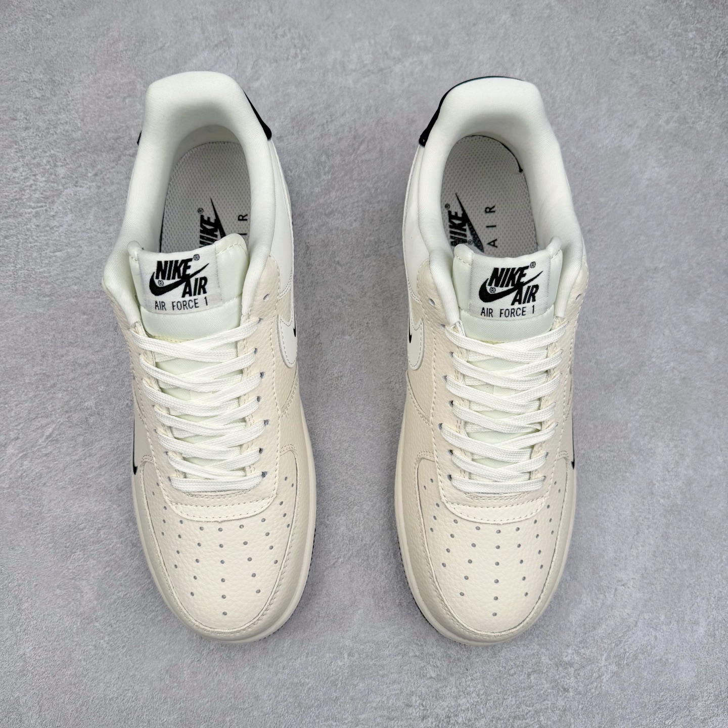 图片[2]-NK Air Force 1´07 Low 空军一号低帮百搭休闲运动板鞋 DF0188-054 柔软、弹性十足的缓震性能和出色的中底设计 横跨复古与现代的外型结合 造就出风靡全球 三十多年的Force 1 直到今天还深受青睐 实拍调校N版已经零色差零失真 百分百还原实物色彩所见即所得 不存在货不对板色差等低级问题 选购参考实物拍摄 不混卖不参货 只用心做好货严格选品 承诺混一赔十 尺码：36 36.5 37.5 38 38.5 39 40 40.5 41 42 42.5 43 44 44.5 45-选品中心