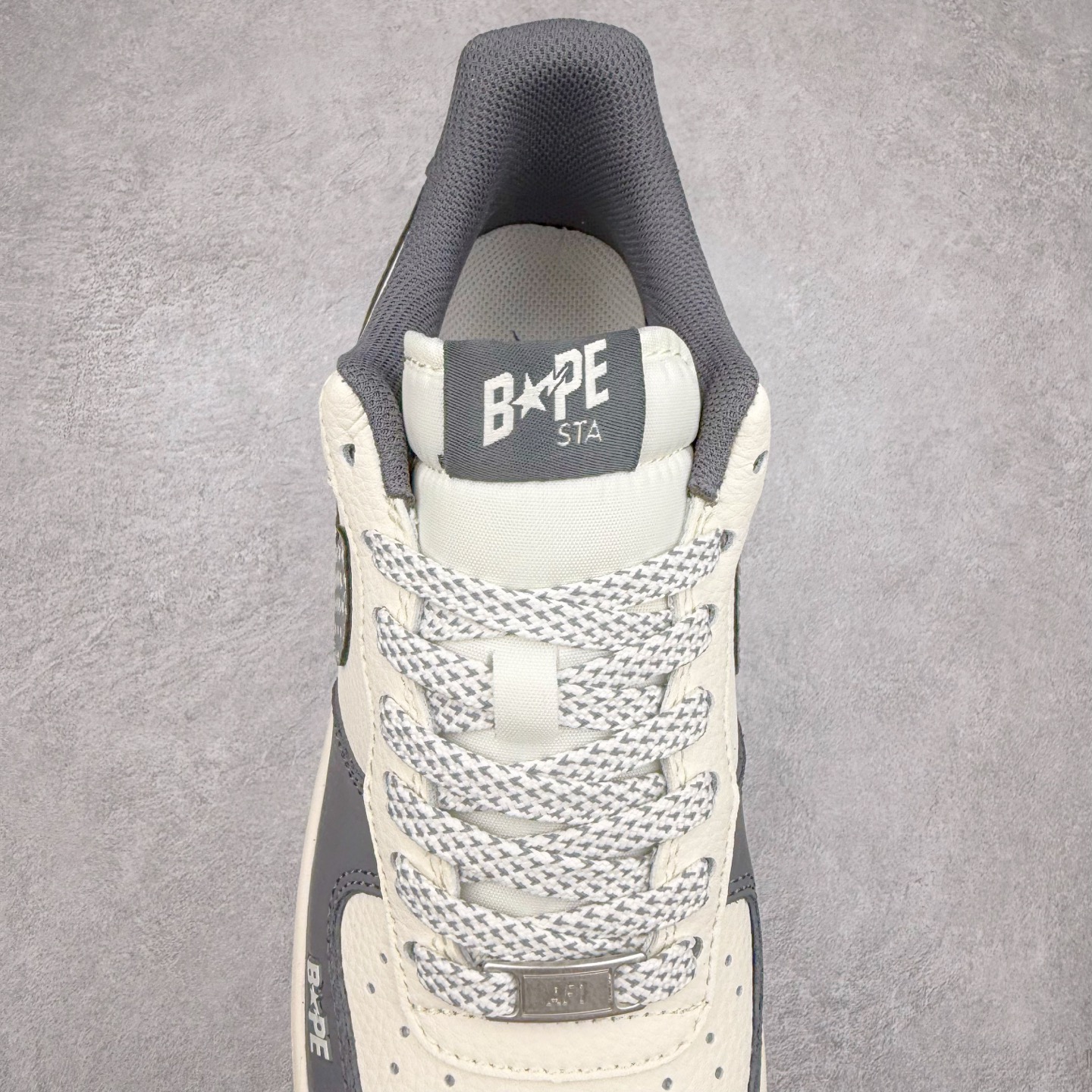 图片[5]-NK Air Force 1´07 Low 空军一号低帮百搭休闲运动板鞋 XS1958-570 柔软、弹性十足的缓震性能和出色的中底设计 横跨复古与现代的外型结合 造就出风靡全球 三十多年的Force 1 直到今天还深受青睐 实拍调校N版已经零色差零失真 百分百还原实物色彩所见即所得 不存在货不对板色差等低级问题 选购参考实物拍摄 不混卖不参货 只用心做好货严格选品 承诺混一赔十 尺码：36 36.5 37.5 38 38.5 39 40 40.5 41 42 42.5 43 44 44.5 45-选品中心