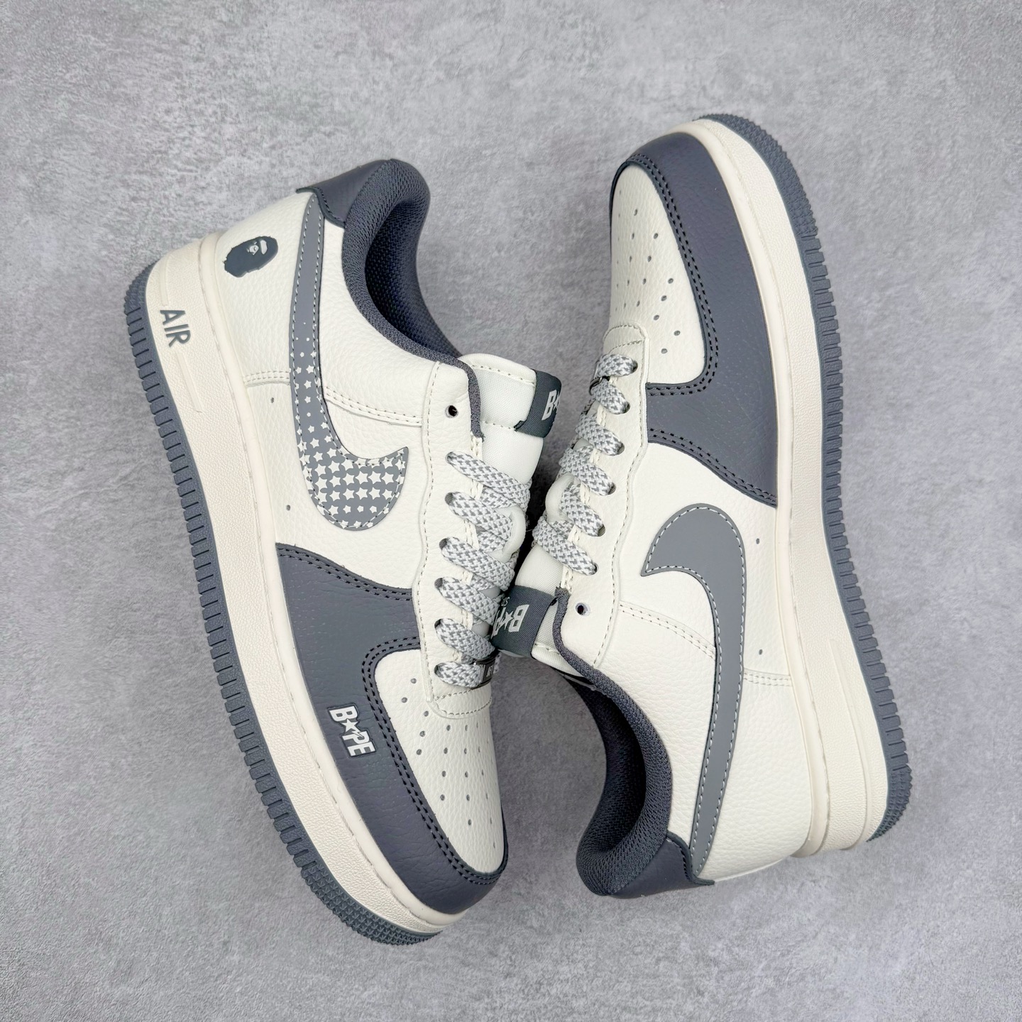 图片[3]-NK Air Force 1´07 Low 空军一号低帮百搭休闲运动板鞋 XS1958-570 柔软、弹性十足的缓震性能和出色的中底设计 横跨复古与现代的外型结合 造就出风靡全球 三十多年的Force 1 直到今天还深受青睐 实拍调校N版已经零色差零失真 百分百还原实物色彩所见即所得 不存在货不对板色差等低级问题 选购参考实物拍摄 不混卖不参货 只用心做好货严格选品 承诺混一赔十 尺码：36 36.5 37.5 38 38.5 39 40 40.5 41 42 42.5 43 44 44.5 45-选品中心