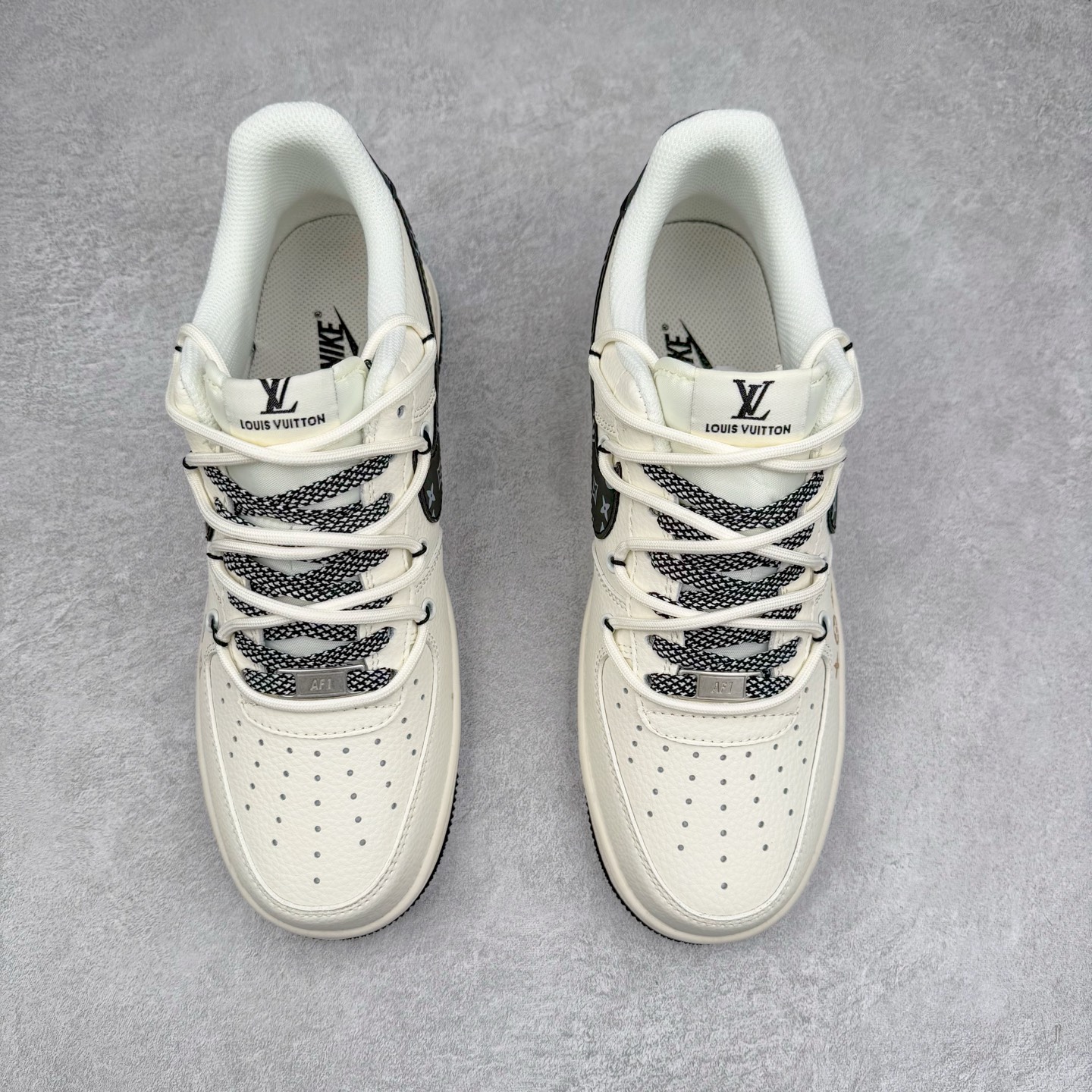 图片[2]-NK Air Force 1´07 Low 空军一号低帮百搭休闲运动板鞋 DM6868-061 柔软、弹性十足的缓震性能和出色的中底设计 横跨复古与现代的外型结合 造就出风靡全球 三十多年的Force 1 直到今天还深受青睐 实拍调校N版已经零色差零失真 百分百还原实物色彩所见即所得 不存在货不对板色差等低级问题 选购参考实物拍摄 不混卖不参货 只用心做好货严格选品 承诺混一赔十 尺码：36 36.5 37.5 38 38.5 39 40 40.5 41 42 42.5 43 44 44.5 45-选品中心