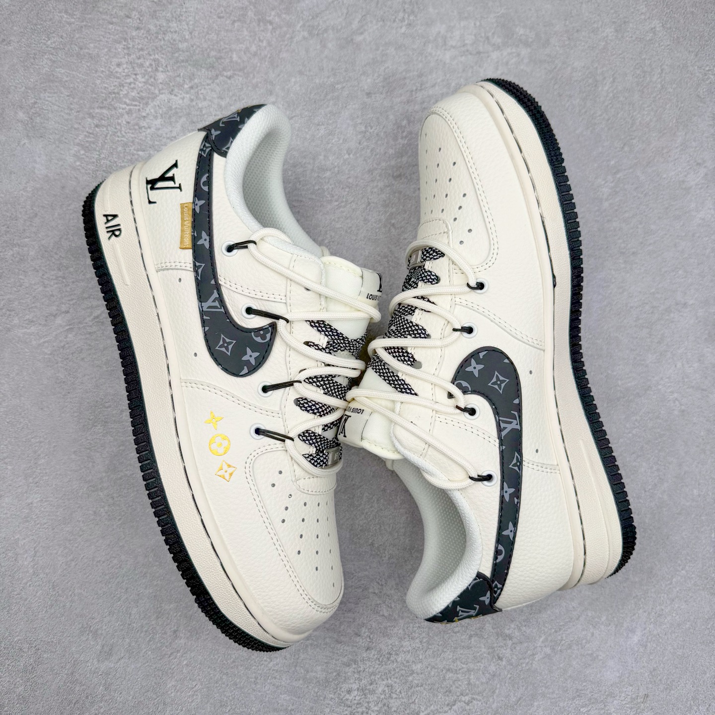 图片[3]-NK Air Force 1´07 Low 空军一号低帮百搭休闲运动板鞋 DM6868-061 柔软、弹性十足的缓震性能和出色的中底设计 横跨复古与现代的外型结合 造就出风靡全球 三十多年的Force 1 直到今天还深受青睐 实拍调校N版已经零色差零失真 百分百还原实物色彩所见即所得 不存在货不对板色差等低级问题 选购参考实物拍摄 不混卖不参货 只用心做好货严格选品 承诺混一赔十 尺码：36 36.5 37.5 38 38.5 39 40 40.5 41 42 42.5 43 44 44.5 45-选品中心