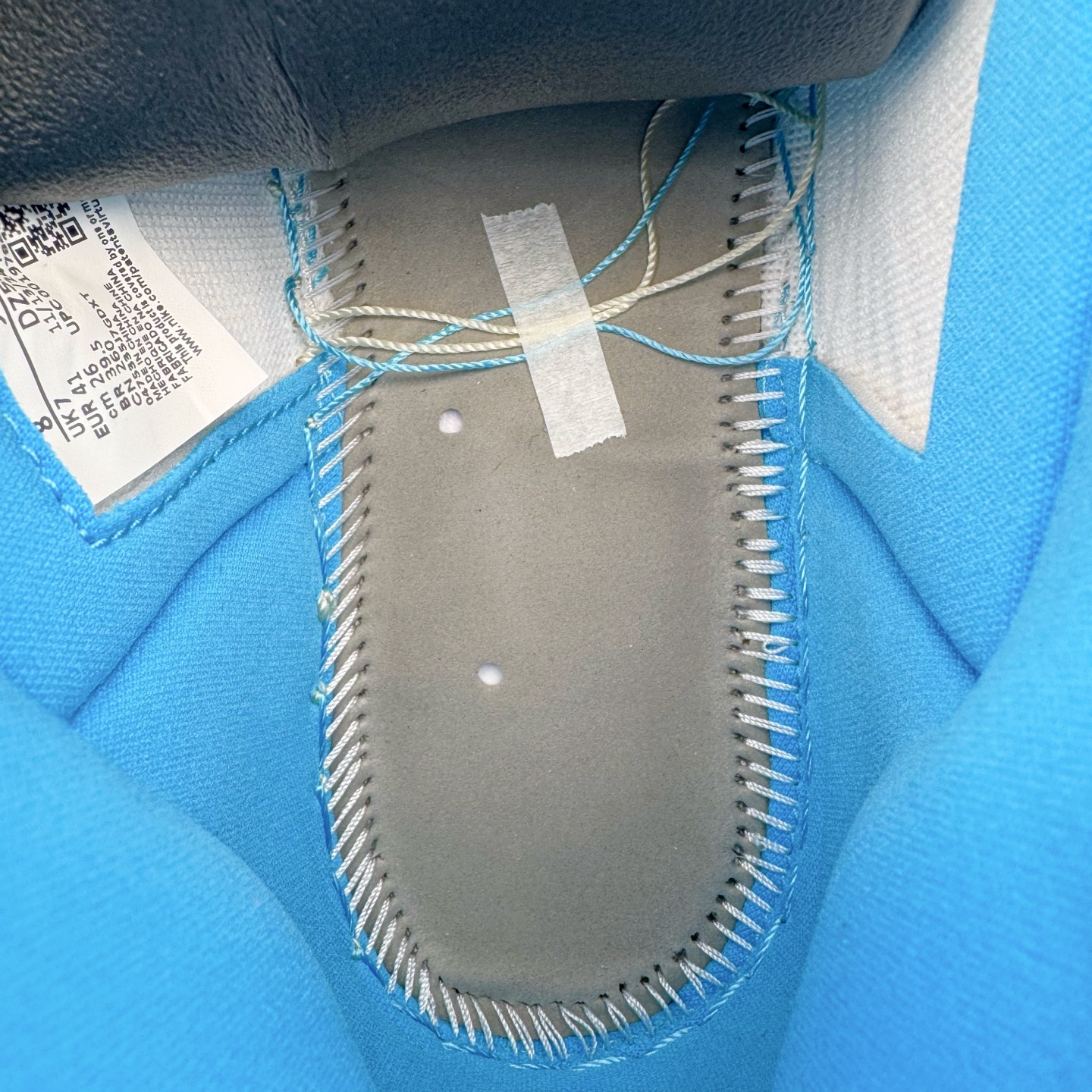 图片[10]-＃OG纯原 Air Jordan AJ1 Retro High 氧化北卡蓝 DZ5485-402 原盒原配 原厂拉帮工艺 针距密度一致 全新升级网板中底 原楦原纸板开发 后跟弧度收口自然不对折 极致一眼正品既视感 原厂皮料 进口玻璃冲刀皮料裁剪零毛边 承诺百分百一致原鞋 全鞋电脑针车工艺 鞋面清洁度最高QC检验标准 控制溢胶 飞翼3D高频深度立体 鞋盒、防尘纸 均采购来自原厂 尺码：36 36.5 37.5 38 38.5 39 40 40.5 41 42 42.5 43 44 44.5 45 46 47.5-选品中心