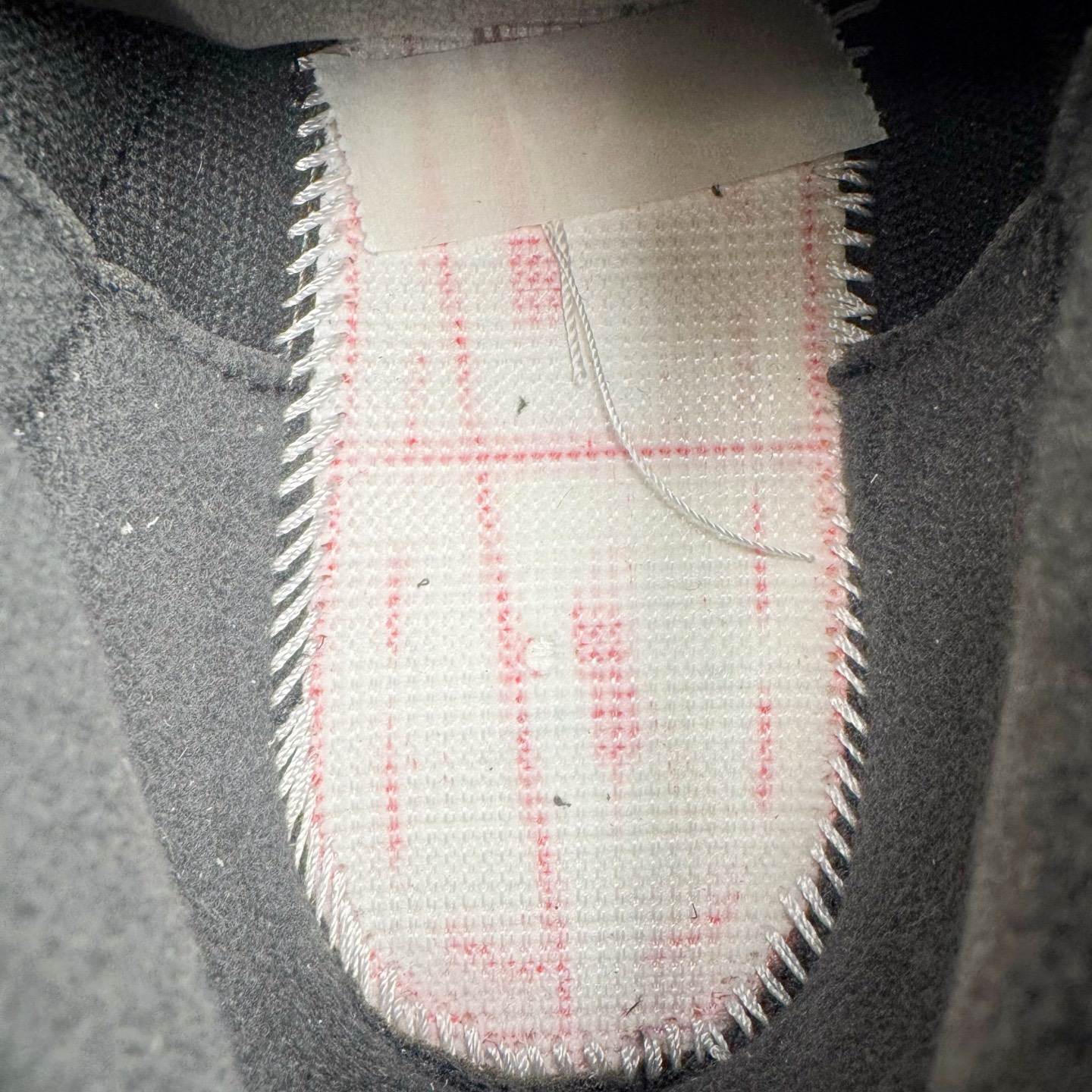 图片[10]-＃OG纯原 Air Jordan AJ3 Retro 黑灰蓝 IB8967-004 原楦原纸板开发 确保原汁原味 原厂皮料质感色泽绝无偏差 完美中底拉帮 原厂中底钢印 原档案大底 如假白送 大底纹路 气垫通透度PU的回弹性均百分百还原 原厂电绣鞋舌飞人刺绣针数立体讲究精细欢迎对比正品原鞋 尺码：36 36.5 37.5 38 38.5 39 40 40.5 41 42 42.5 43 44 44.5 45 46 47.5-选品中心