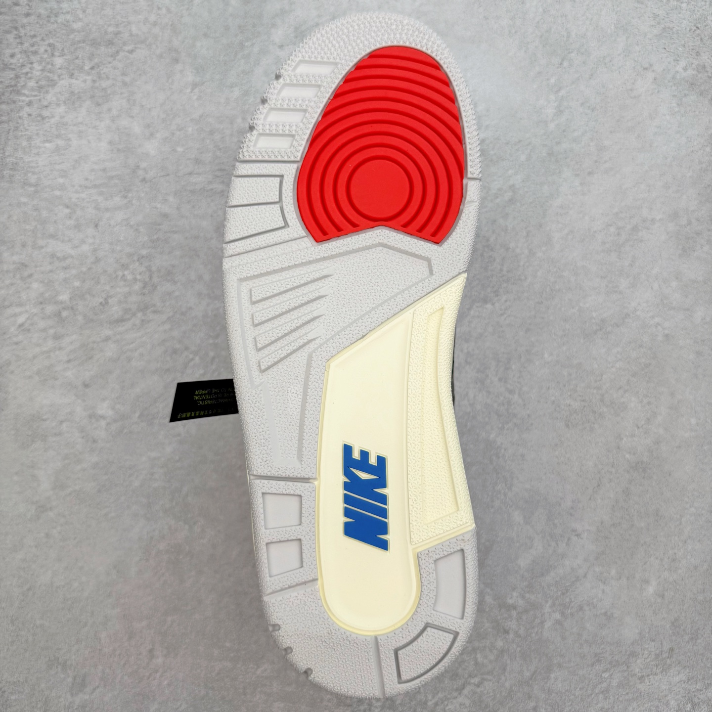 图片[9]-＃OG纯原 Air Jordan AJ3 Retro 黑灰蓝 IB8967-004 原楦原纸板开发 确保原汁原味 原厂皮料质感色泽绝无偏差 完美中底拉帮 原厂中底钢印 原档案大底 如假白送 大底纹路 气垫通透度PU的回弹性均百分百还原 原厂电绣鞋舌飞人刺绣针数立体讲究精细欢迎对比正品原鞋 尺码：36 36.5 37.5 38 38.5 39 40 40.5 41 42 42.5 43 44 44.5 45 46 47.5-选品中心