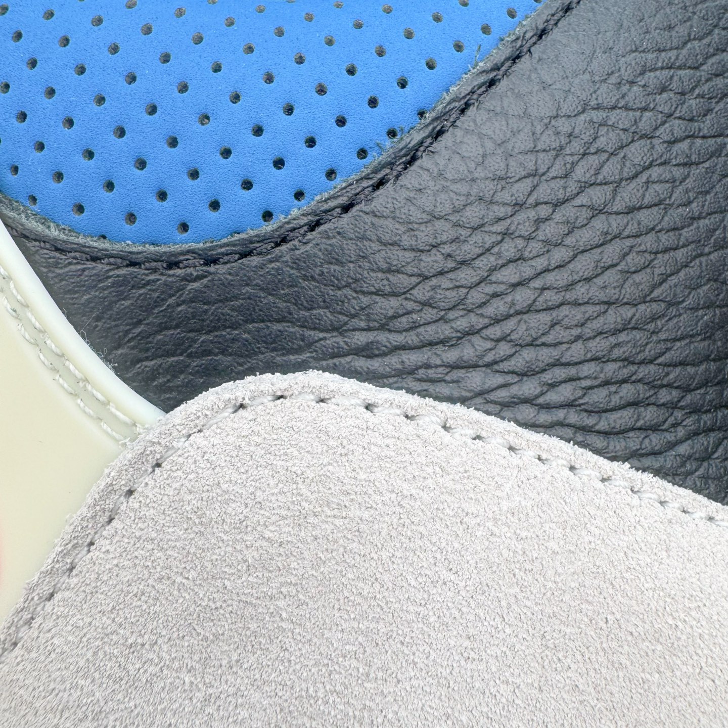 图片[15]-＃OG纯原 Air Jordan AJ3 Retro 黑灰蓝 IB8967-004 原楦原纸板开发 确保原汁原味 原厂皮料质感色泽绝无偏差 完美中底拉帮 原厂中底钢印 原档案大底 如假白送 大底纹路 气垫通透度PU的回弹性均百分百还原 原厂电绣鞋舌飞人刺绣针数立体讲究精细欢迎对比正品原鞋 尺码：36 36.5 37.5 38 38.5 39 40 40.5 41 42 42.5 43 44 44.5 45 46 47.5-选品中心