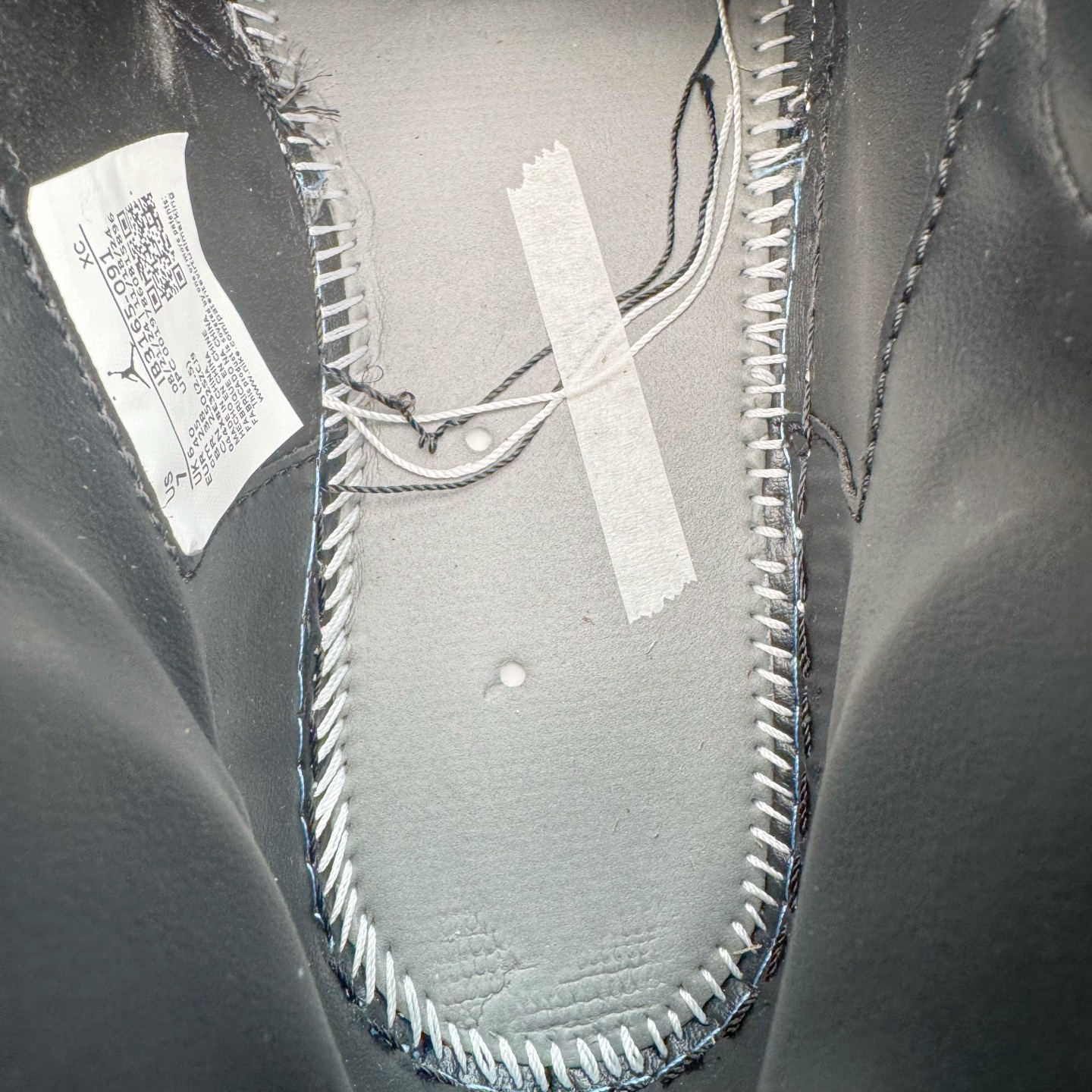 图片[21]-＃KZ神版莞产 Air Jordan AJ1 Retro High 高帮 亚洲限定蛇年CNY 玄武黑白橙 IB3165-091 外贸特供批次 终端控货优势输出 新配色不断更新开发 市场中端王者 全套原纸板楦头开发 确保原汁原味 完美呈现一代版型 一比一鞋头弧度高度鞋身弧度 此版本只针对中端市场 细节品控鞋型随意秒杀市面同价位 鞋型完美 不臃肿别扭 头层皮料加持 用料绝不含糊 进口玻璃冲刀皮料裁剪零毛边 电脑针车工艺 超高鞋面清洁度 最高QC检验标准 控制溢胶瑕疵 原盒原配 飞翼3D高频深度立体 工艺方面大到整体鞋型 漏斗收腰 底线拉帮 LOGO立体程度 小到针眼排布 载片对称 冲孔效果 鞋标规范 鞋垫背胶等等 无一不是口碑收割 每双都是一个回头客 尺码：36 36.5 37.5 38 38.5 39 40 40.5 41 42 42.5 43 44 44.5 45 46 47.5-选品中心