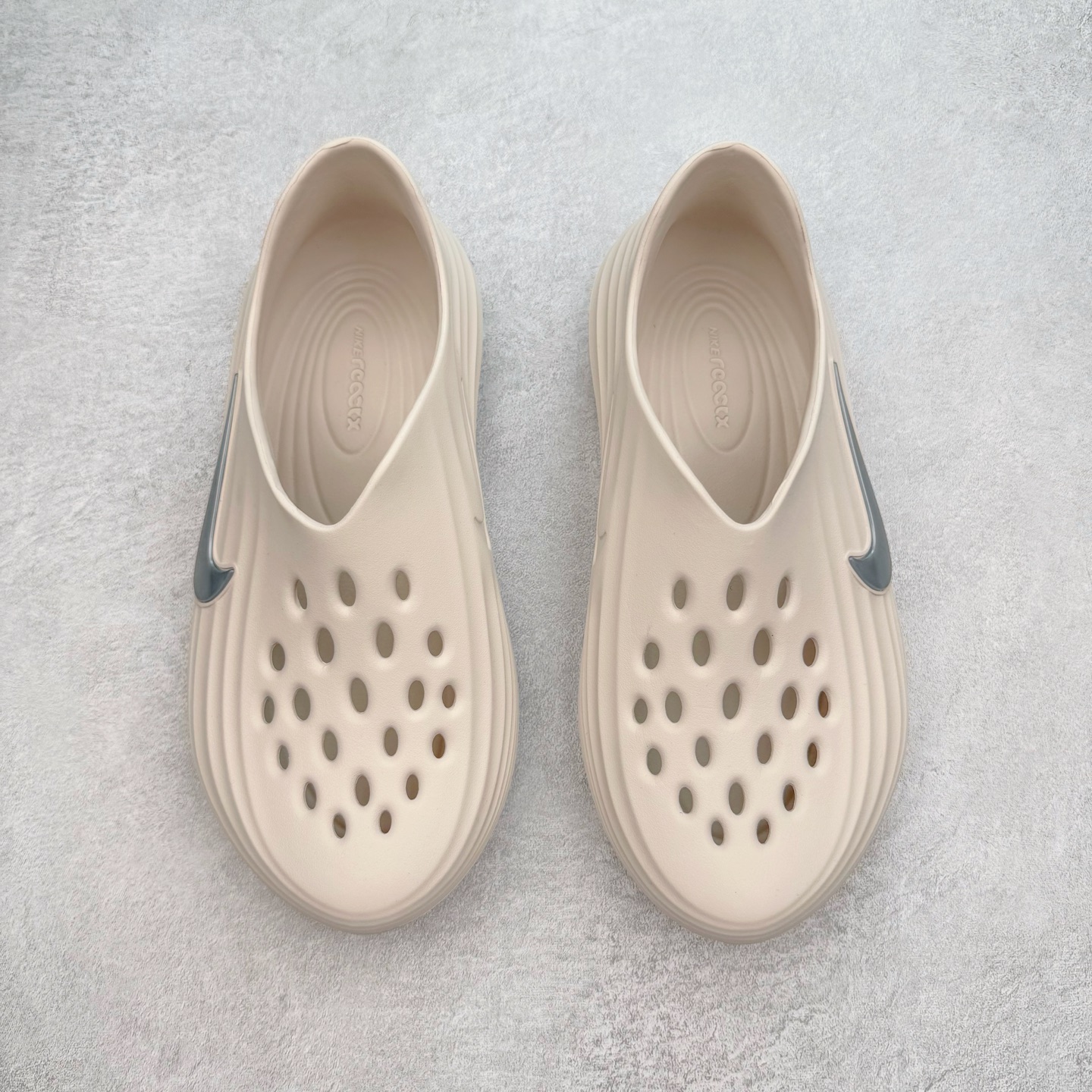 [Sandals and Slippers Series]The correct version NKReactXRejuven8 simple and c