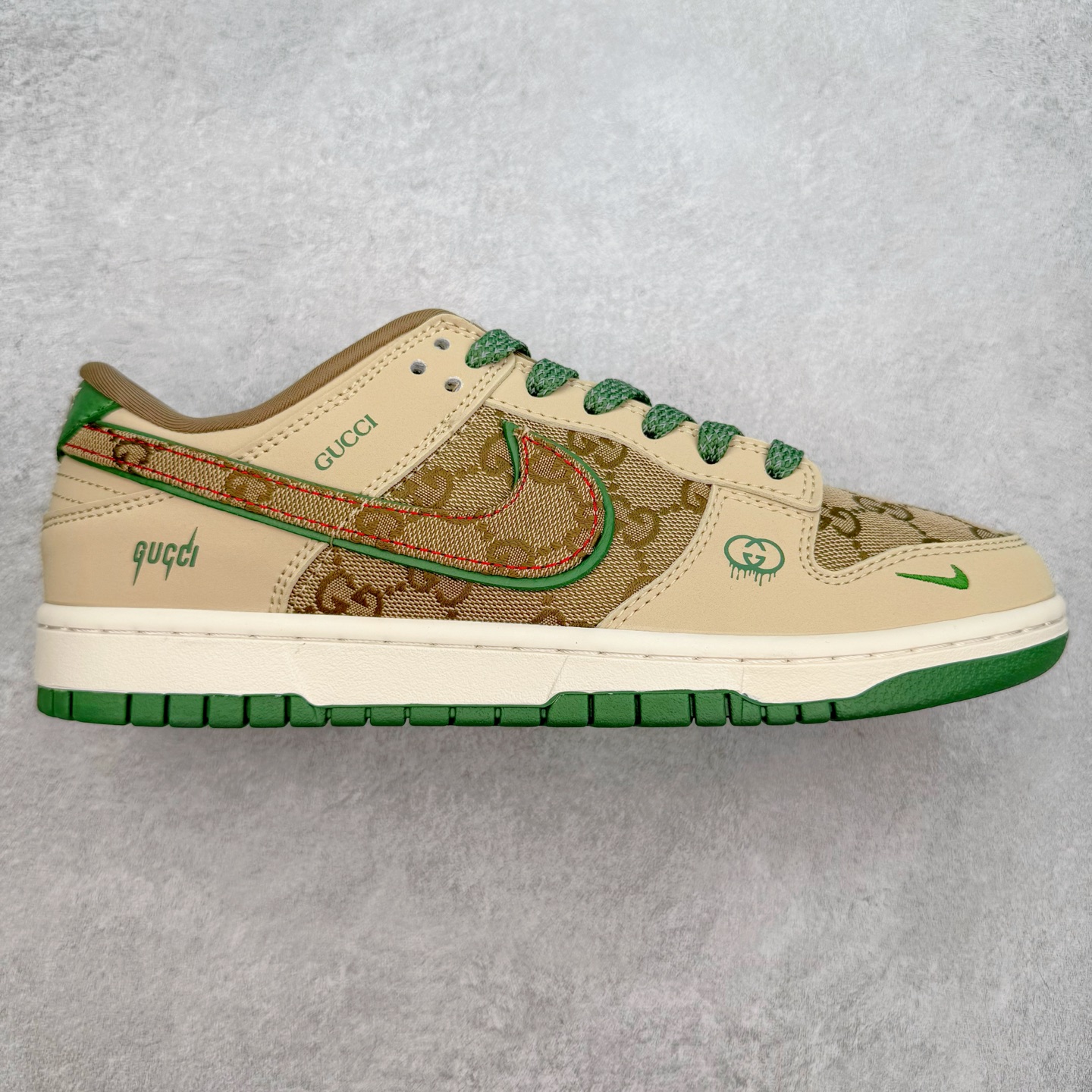 NK Dunk Low 定制配色 XD1588-209 大厂出品 极力推荐 原装头层材料 独家版型蒸餾加工帶來的是更好的视觉和脚感体验大厂纯原品质出货 清洁度 电绣工艺 皮料切割干净无任何毛边 细节完美 实拍调校N版已经零色差零失真 百分百还原实物色彩所见即所得 不存在货不对板色差等低级问题 选购参考实物拍摄 不混卖不参货 只用心做好货严格选品 承诺混一赔十 尺码：36 36.5 37.5 38 38.5 39 40 40.5 41 42 42.5 43 44 44.5 45-选品中心