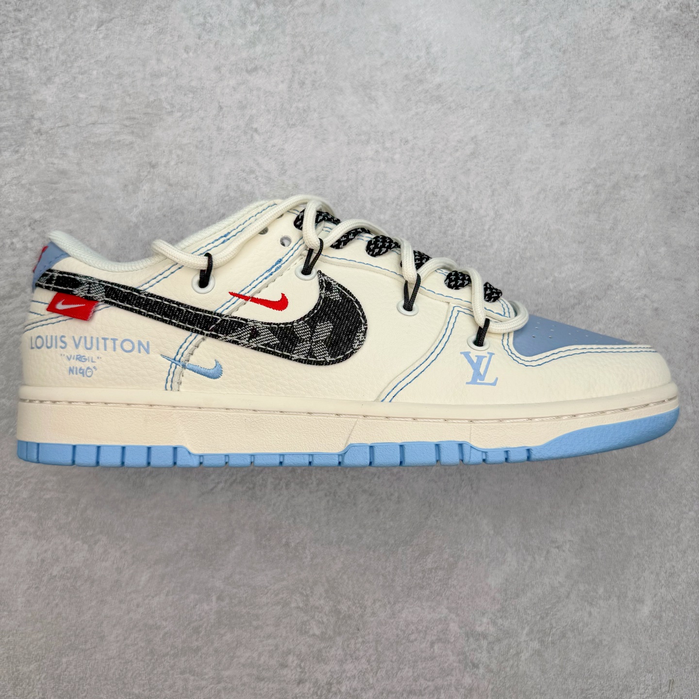 NK Dunk Low 定制配色 FC1688-219 大厂出品 极力推荐 原装头层材料 独家版型蒸餾加工帶來的是更好的视觉和脚感体验大厂纯原品质出货 清洁度 电绣工艺 皮料切割干净无任何毛边 细节完美 实拍调校N版已经零色差零失真 百分百还原实物色彩所见即所得 不存在货不对板色差等低级问题 选购参考实物拍摄 不混卖不参货 只用心做好货严格选品 承诺混一赔十 尺码：36 36.5 37.5 38 38.5 39 40 40.5 41 42 42.5 43 44 44.5 45-选品中心