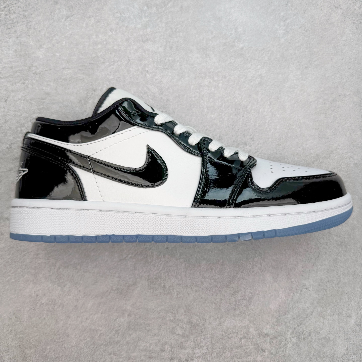 ＃福利特价 Air Jordan AJ1 Low 低帮系列 百分百全新货品 零氧化发霉 给足利润空间操作 超乎所想的高性价比 原装楦头纸板开发 完美鞋型 超高清洁度 鞋型不臃肿别扭 原厂内置全掌气垫 A模大底 鞋舌AJ原厂专用牛津布 AJ专用反口珍珠布 原厂无杂质高弹内里海棉 特殊封边弹力鞋带 原鞋开模 拒绝公底 购置公司同步原材料 都有细节原汁原味 忠于原版 尺码：36 36.5 37.5 38 38.5 39 40 40.5 41 42 42.5 43 44 44.5 45 46-选品中心