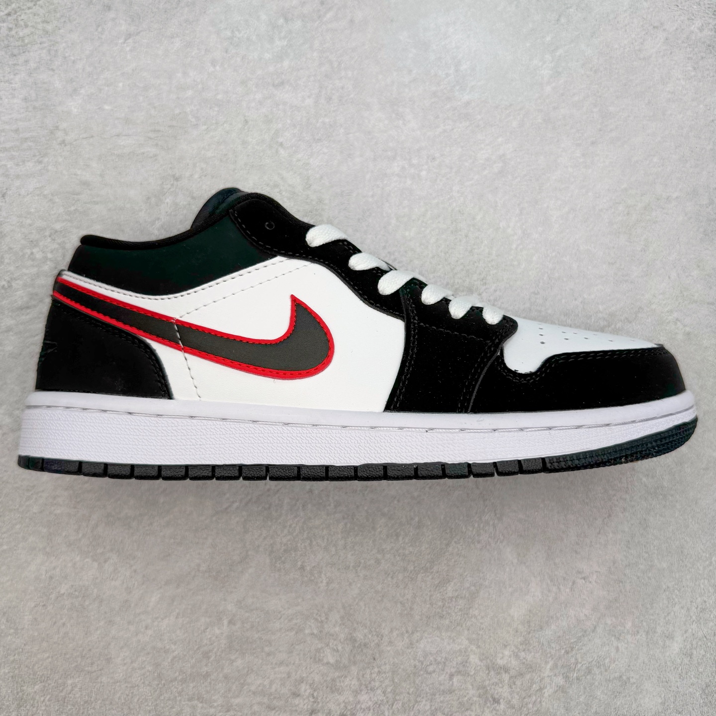 ＃福利特价 Air Jordan AJ1 Low 低帮系列 百分百全新货品 零氧化发霉 给足利润空间操作 超乎所想的高性价比 原装楦头纸板开发 完美鞋型 超高清洁度 鞋型不臃肿别扭 原厂内置全掌气垫 A模大底 鞋舌AJ原厂专用牛津布 AJ专用反口珍珠布 原厂无杂质高弹内里海棉 特殊封边弹力鞋带 原鞋开模 拒绝公底 购置公司同步原材料 都有细节原汁原味 忠于原版 尺码：36 36.5 37.5 38 38.5 39 40 40.5 41 42 42.5 43 44 44.5 45 46-选品中心