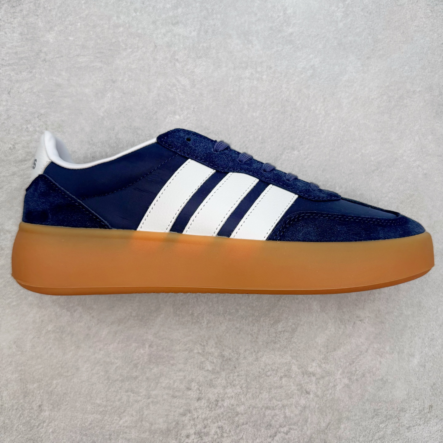 AD Barreda Decode 阿迪舒适减震低帮休闲板鞋 货号：JQ6677 尺码：36 36.5 37.5 38 38.5 39 40 40.5 41 42 42.5 43 44 44.5 45-选品中心