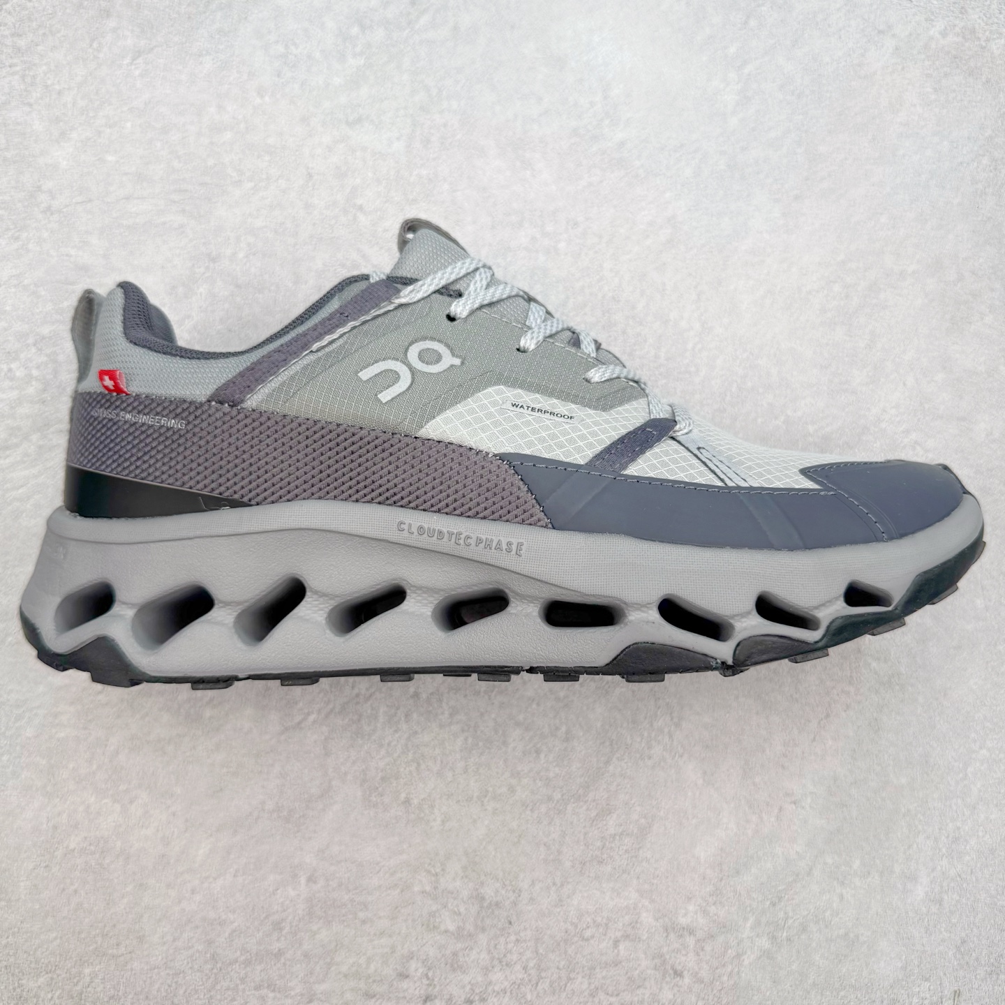 On昂跑 Cloudnova 轻量舒适织物回弹减震透气轻便耐磨防滑低帮休闲跑步鞋 昂跑运动品牌 开创于2010年 缓震着陆、强效回弹、轻柔质感的设计构思始终是ON研制关键 与此同时基于“为全球提供革新性的跑步感受”信念 陆续推出了多款跑鞋及其以专业运动人体跑步工程学为设计关键的功能性跑步服饰设备 让跑者不费力气地畅快畅跑 尺码：36 36.5 37.5 38 38.5 39 40 40.5 41 42 42.5 43 44 44.5 45-选品中心