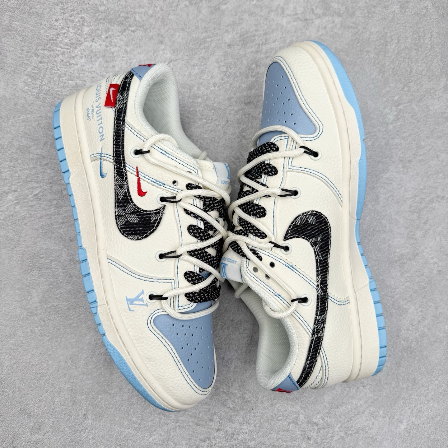 图片[3]-NK Dunk Low 定制配色 FC1688-219 大厂出品 极力推荐 原装头层材料 独家版型蒸餾加工帶來的是更好的视觉和脚感体验大厂纯原品质出货 清洁度 电绣工艺 皮料切割干净无任何毛边 细节完美 实拍调校N版已经零色差零失真 百分百还原实物色彩所见即所得 不存在货不对板色差等低级问题 选购参考实物拍摄 不混卖不参货 只用心做好货严格选品 承诺混一赔十 尺码：36 36.5 37.5 38 38.5 39 40 40.5 41 42 42.5 43 44 44.5 45-选品中心