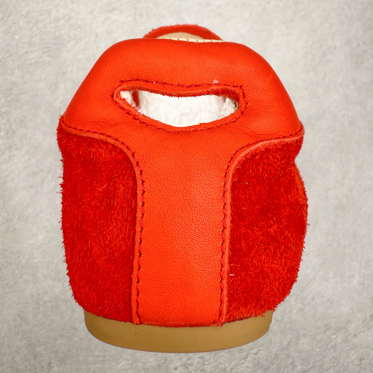 图片[8]-GG-CC 雷丝蝴蝶结德训鞋反绒牛皮2.0系列阿甘复古风芭蕾舞鞋薄底百搭休闲运动鞋系列 广东大厂品质 25ss春季新款 釆用今年最流行的#缎带蝴蝶结鞋扣装饰 全手工拉帮工艺成型 反绒牛皮拼接鞋面材质 鞋身原装高密度磨砂牛皮面料,极好柔软透气效果 双春日踏青舒适度和少女感 GGCC德训鞋界的白月光🌙 长时间走路和站立都不累脚 不管怎么搭配都好看 尺码：35 36 37 38 39 40-选品中心