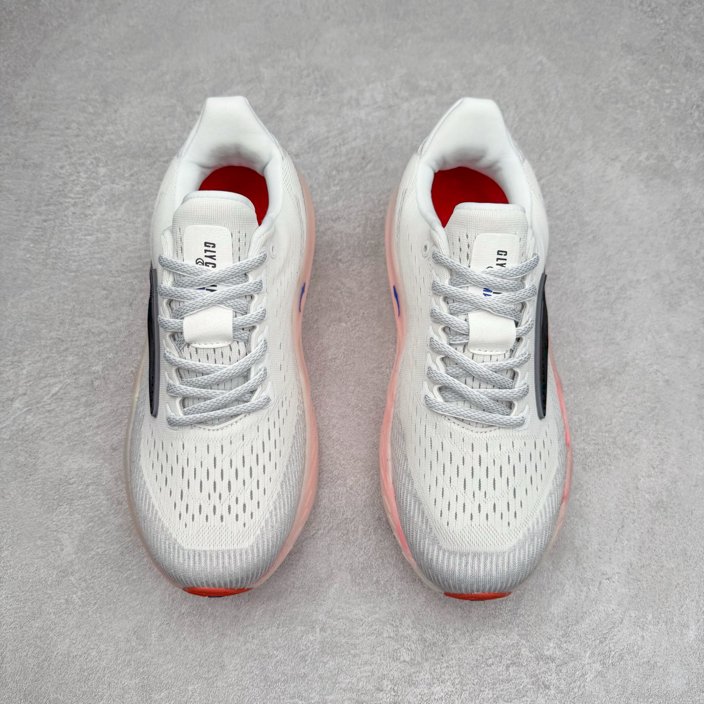 图片[2]-Brooks布鲁克斯 Glycerin max 舒适简约防滑耐磨 低帮跑步鞋 实拍调校N版已经零色差零失真 百分百还原实物色彩所见即所得 不存在货不对板色差等低级问题 选购参考实物拍摄 不混卖不参货 只用心做好货严格选品 承诺混一赔十 尺码：36 36.5 37.5 38 38.5 39 40 40.5 41 42 42.5 43 44 44.5 45-选品中心