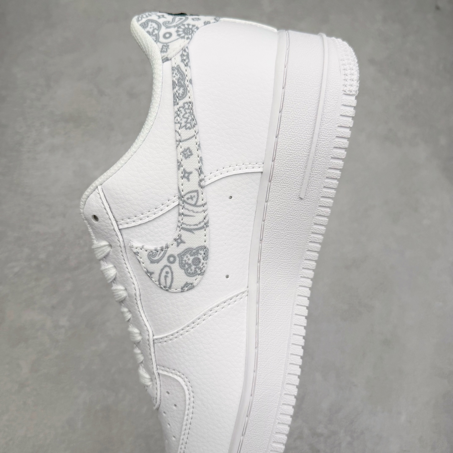 ＃福利特价‼️
NK Air Force 1´07 Low 空军一号低帮百搭休闲运动板鞋 DJ9942-