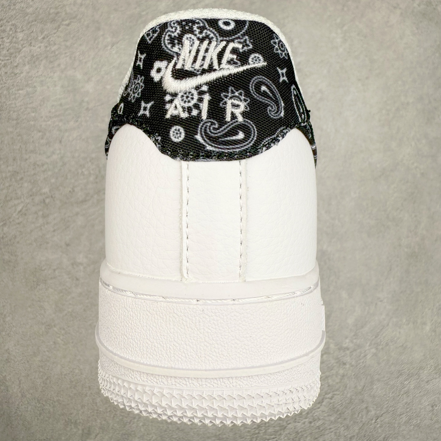 ＃福利特价‼️
NK Air Force 1´07 Low 空军一号低帮百搭休闲运动板鞋 DH4406-