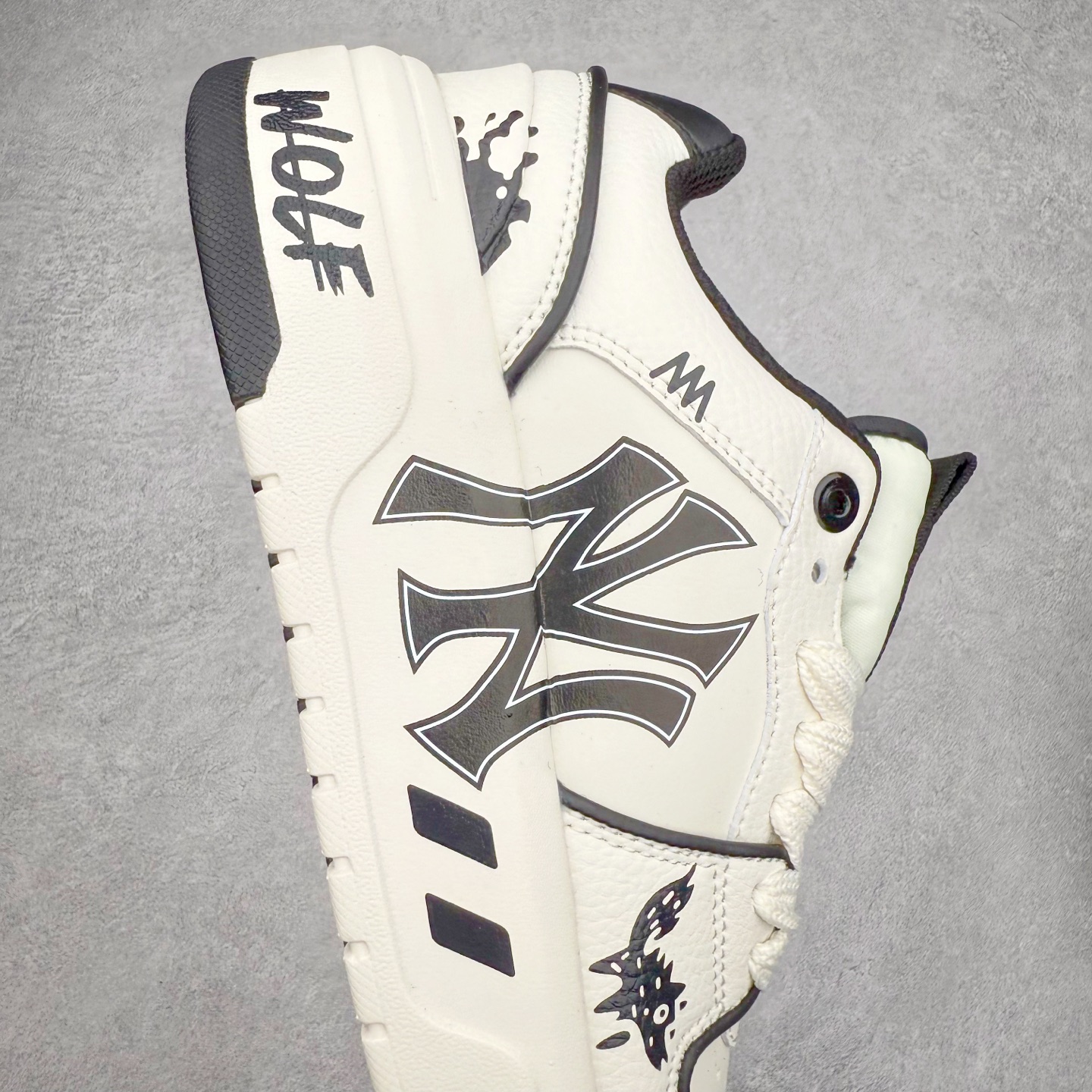 图片[6]-MLB Chunky Liner Basic 复古印花学长鞋系列低帮轻量增高厚底百搭休闲运动慢跑鞋板鞋 Korea韩国联名NY美国榄球纽约洋基队限定 韩国代购专供 全套原楦原纸板原厂数据开发 正确中底拉帮中底网布细节 平台代购专供 左脚内置芯片 韩国代购吊牌标贴 独家一比一RB+MD组合大底 高频后跟小人Logo精准对位立体饱满 正确网布加超迁鞋面 转印中底走线紧密 转印Logo工艺表层防刮不掉色 尺码：35 36 36.5 37.5 38 38.5 39 40 40.5 41 42 42.5 43 44 45-选品中心