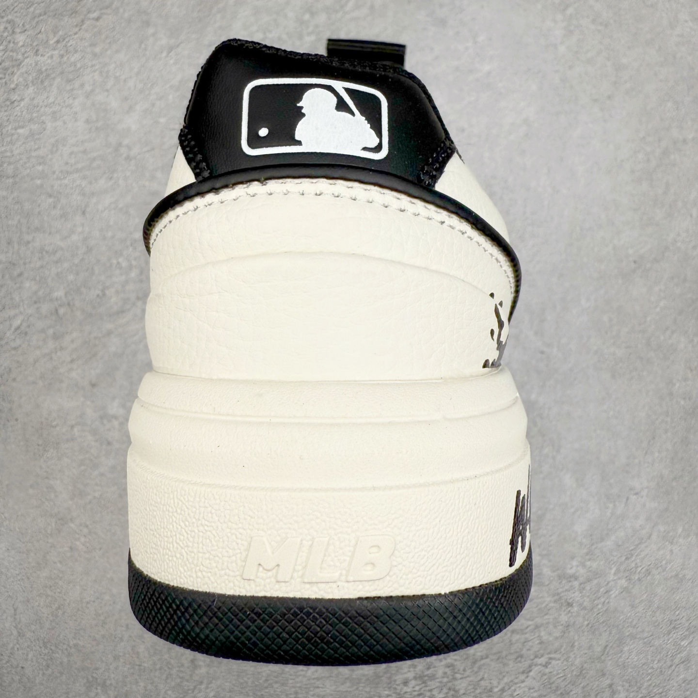 图片[8]-MLB Chunky Liner Basic 复古印花学长鞋系列低帮轻量增高厚底百搭休闲运动慢跑鞋板鞋 Korea韩国联名NY美国榄球纽约洋基队限定 韩国代购专供 全套原楦原纸板原厂数据开发 正确中底拉帮中底网布细节 平台代购专供 左脚内置芯片 韩国代购吊牌标贴 独家一比一RB+MD组合大底 高频后跟小人Logo精准对位立体饱满 正确网布加超迁鞋面 转印中底走线紧密 转印Logo工艺表层防刮不掉色 尺码：35 36 36.5 37.5 38 38.5 39 40 40.5 41 42 42.5 43 44 45-选品中心