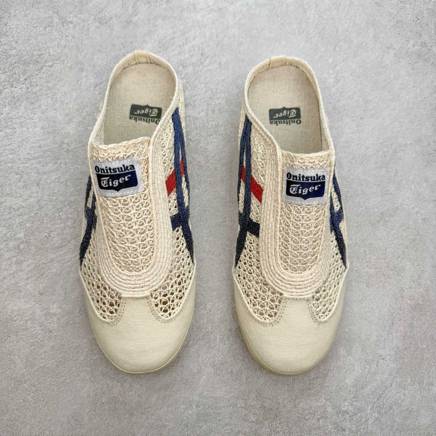图片[2]-Asics Onitsuka Tiger 鬼冢虎 MEXICO 66 Sabot 半拖舒适日常透气轻便低帮生活休闲鞋 鬼塚虎从运动中汲取灵感，并致力于打造融合舒适感受与创新设计的时尚品牌。品牌的设计风格既体现了对传统的致敬，同时也表达了对精致风格和现代创意的推崇。我们提供独具个性的全系列产品，打造从头到脚的整体穿搭。每件产品皆以精湛工艺匠心打造，细节考究，品质出众。尺码：36 37 37.5 38 39 39.5 40.5 41.5 42 42.5 43.5 44 45-选品中心