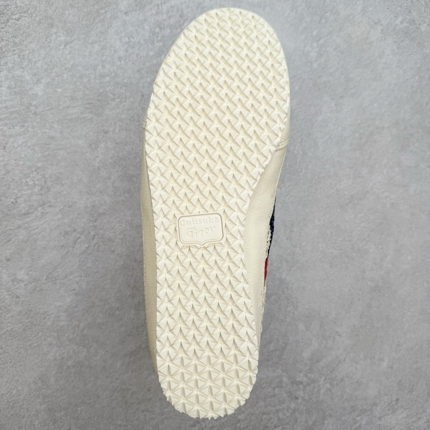 图片[9]-Asics Onitsuka Tiger 鬼冢虎 MEXICO 66 Sabot 半拖舒适日常透气轻便低帮生活休闲鞋 鬼塚虎从运动中汲取灵感，并致力于打造融合舒适感受与创新设计的时尚品牌。品牌的设计风格既体现了对传统的致敬，同时也表达了对精致风格和现代创意的推崇。我们提供独具个性的全系列产品，打造从头到脚的整体穿搭。每件产品皆以精湛工艺匠心打造，细节考究，品质出众。尺码：36 37 37.5 38 39 39.5 40.5 41.5 42 42.5 43.5 44 45-选品中心