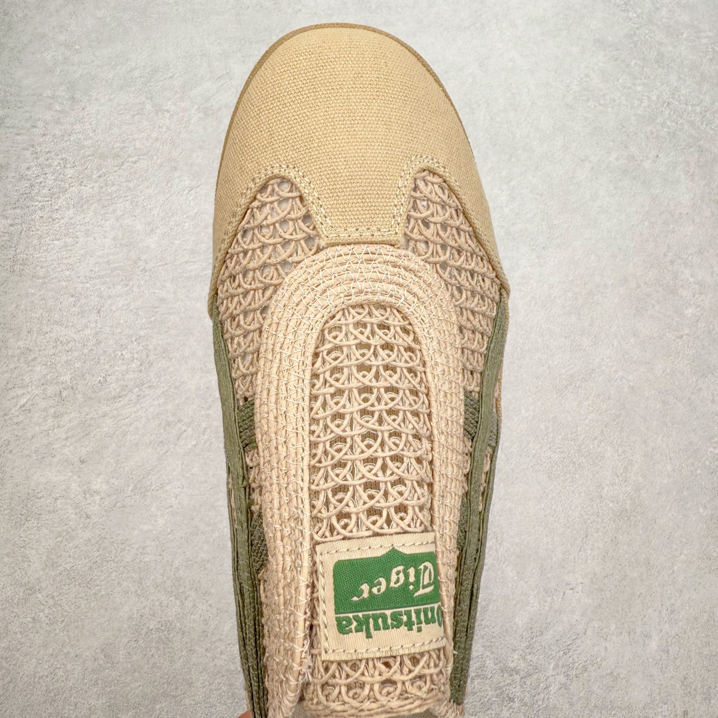 图片[4]-Asics Onitsuka Tiger 鬼冢虎 MEXICO 66 Sabot 半拖舒适日常透气轻便低帮生活休闲鞋 鬼塚虎从运动中汲取灵感，并致力于打造融合舒适感受与创新设计的时尚品牌。品牌的设计风格既体现了对传统的致敬，同时也表达了对精致风格和现代创意的推崇。我们提供独具个性的全系列产品，打造从头到脚的整体穿搭。每件产品皆以精湛工艺匠心打造，细节考究，品质出众。尺码：36 37 37.5 38 39 39.5 40.5 41.5 42 42.5 43.5 44 45-选品中心