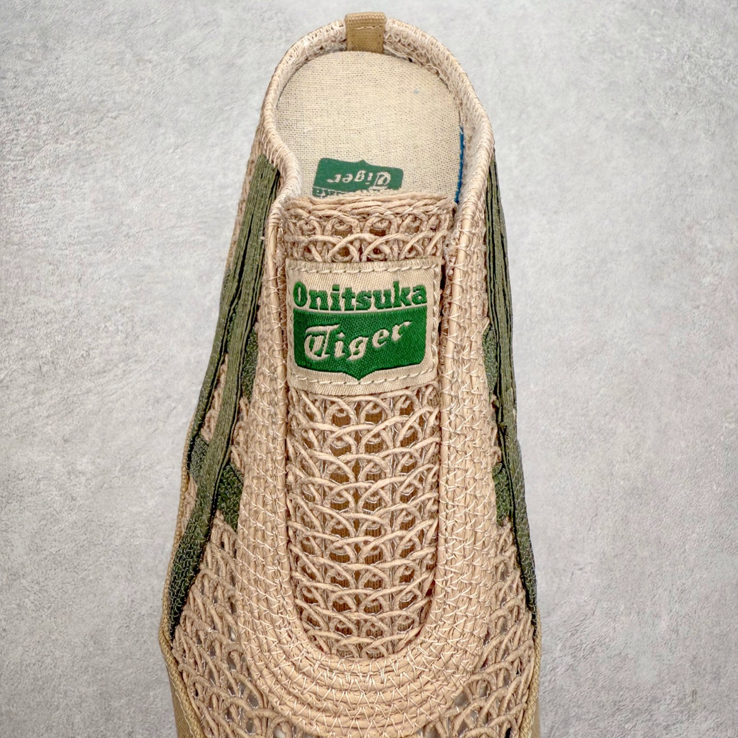 图片[5]-Asics Onitsuka Tiger 鬼冢虎 MEXICO 66 Sabot 半拖舒适日常透气轻便低帮生活休闲鞋 鬼塚虎从运动中汲取灵感，并致力于打造融合舒适感受与创新设计的时尚品牌。品牌的设计风格既体现了对传统的致敬，同时也表达了对精致风格和现代创意的推崇。我们提供独具个性的全系列产品，打造从头到脚的整体穿搭。每件产品皆以精湛工艺匠心打造，细节考究，品质出众。尺码：36 37 37.5 38 39 39.5 40.5 41.5 42 42.5 43.5 44 45-选品中心